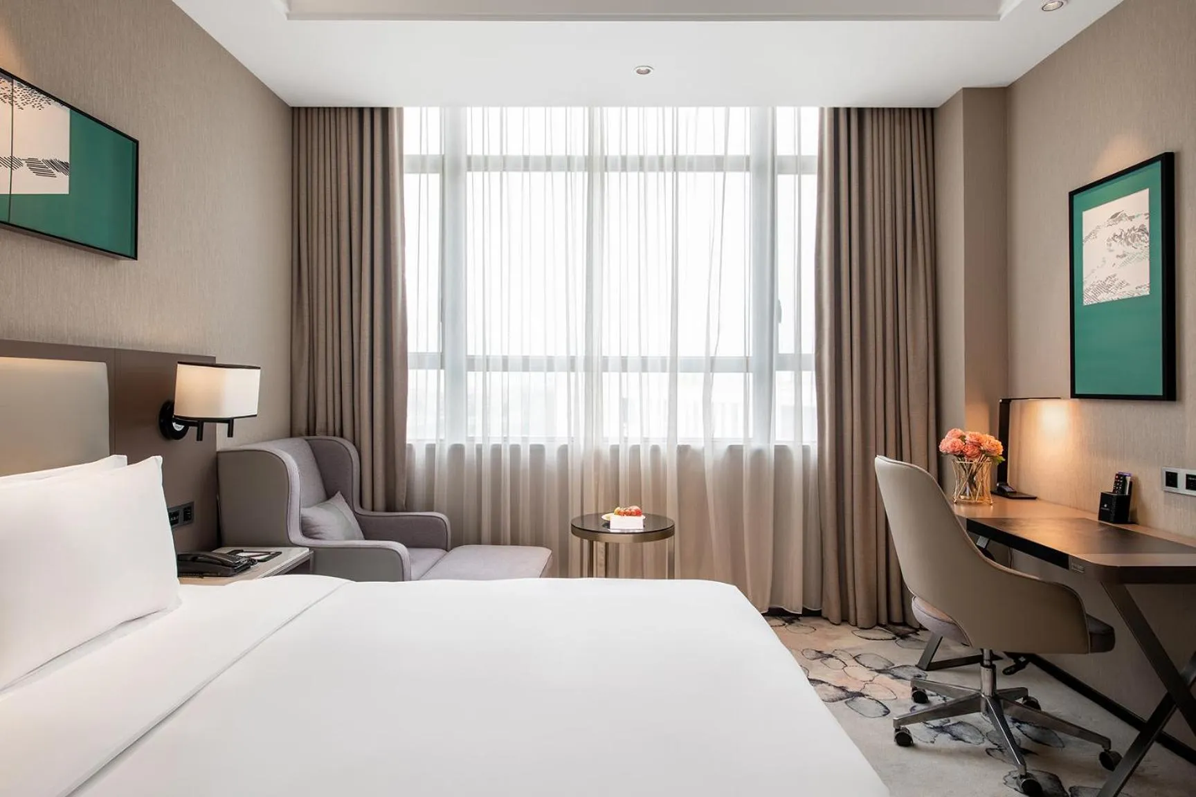 Seating area, Bed in Guangzhou Southern Airlines Pearl Airport Hotel