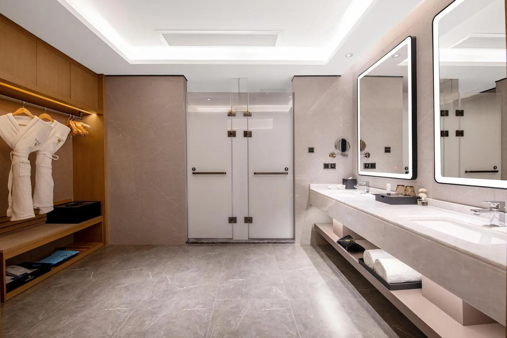 Shower in Guangzhou Southern Airlines Pearl Airport Hotel