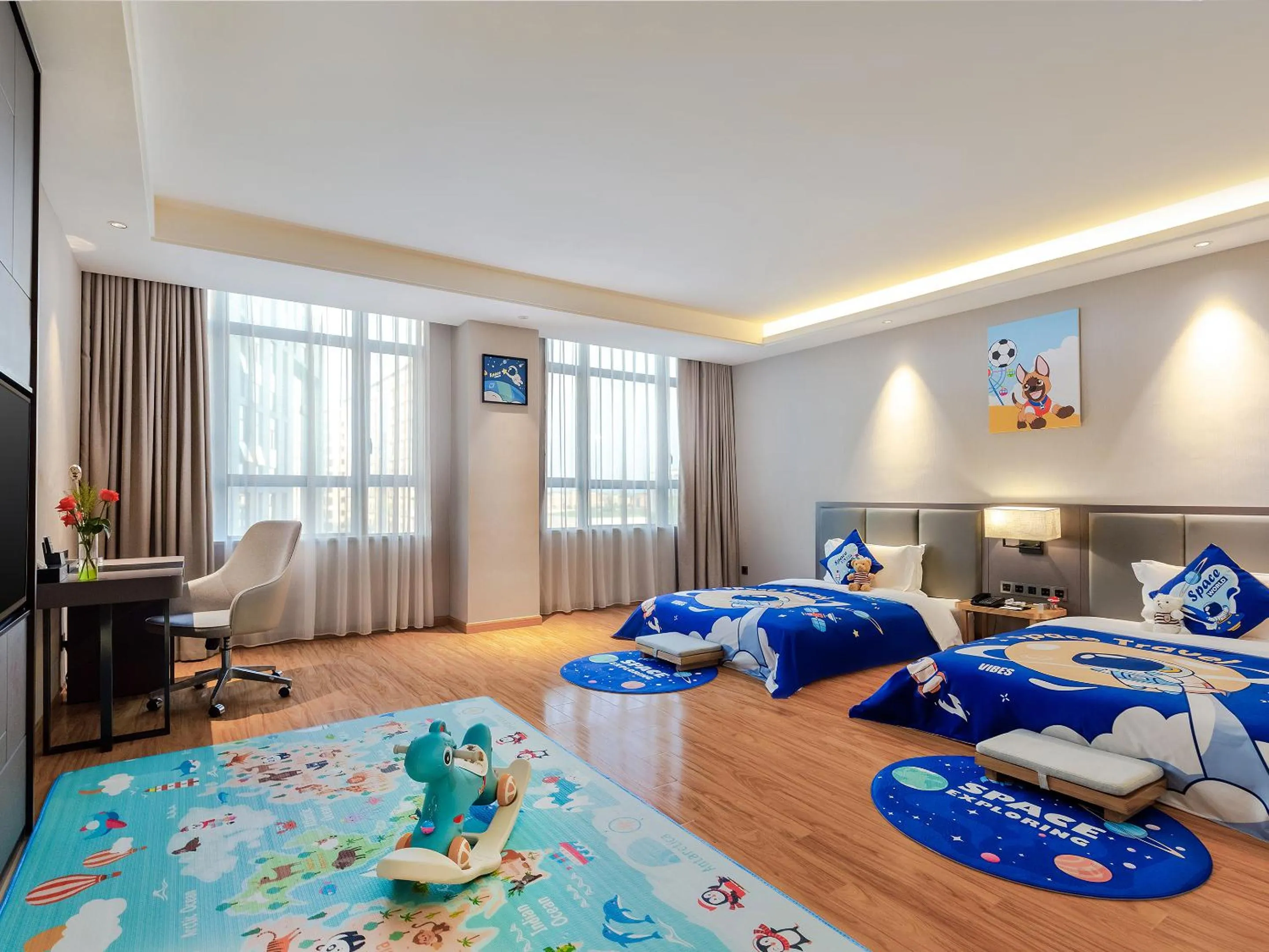 Photo of the whole room, Bed in Guangzhou Southern Airlines Pearl Airport Hotel