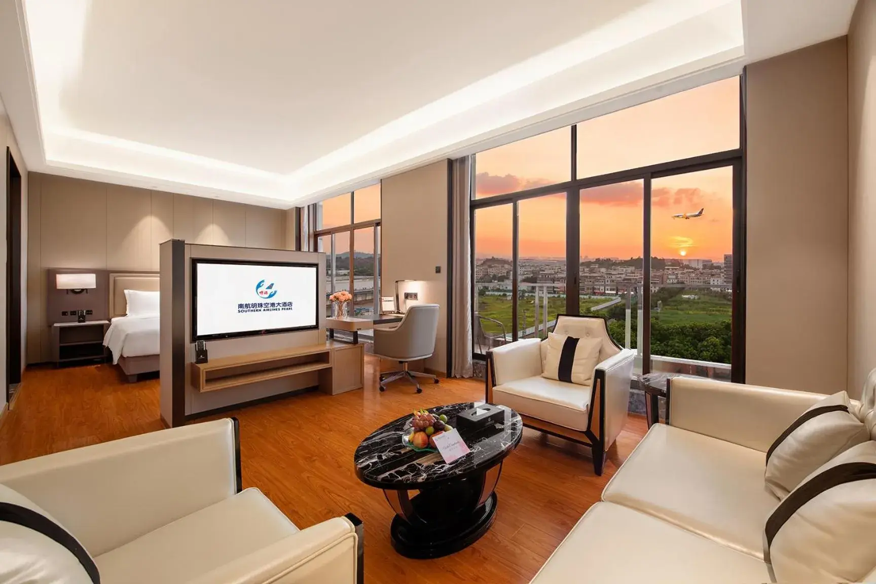 Superior Suite in Guangzhou Southern Airlines Pearl Airport Hotel- Free shuttle bus to airport Superior Suite in Guangzhou Southern Airlines Pearl Airport Hotel- Free shuttle bus to airport