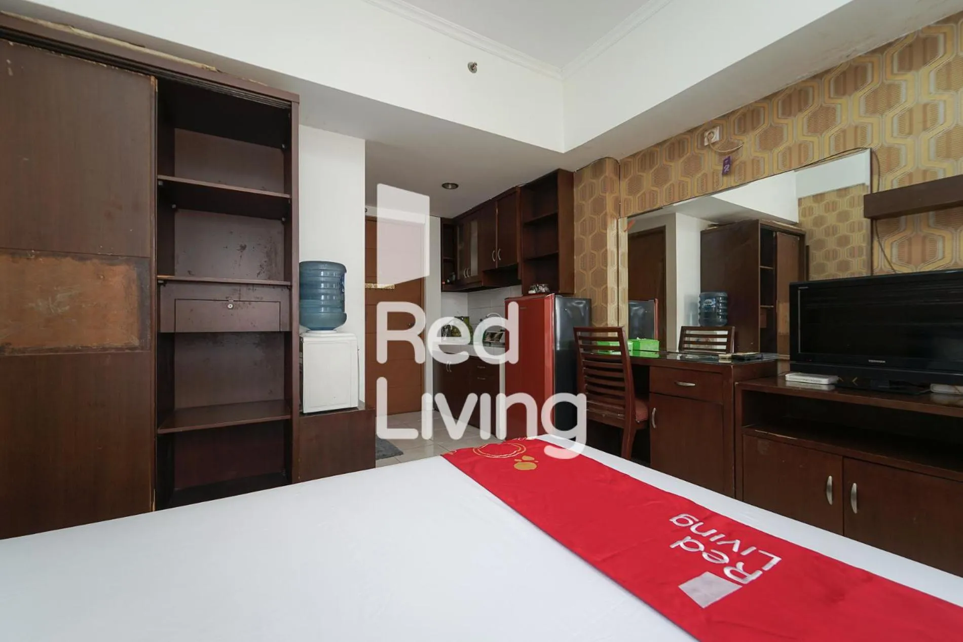 Bedroom, Bed in RedLiving Apartemen Margonda Residence 2 - Pridama Room