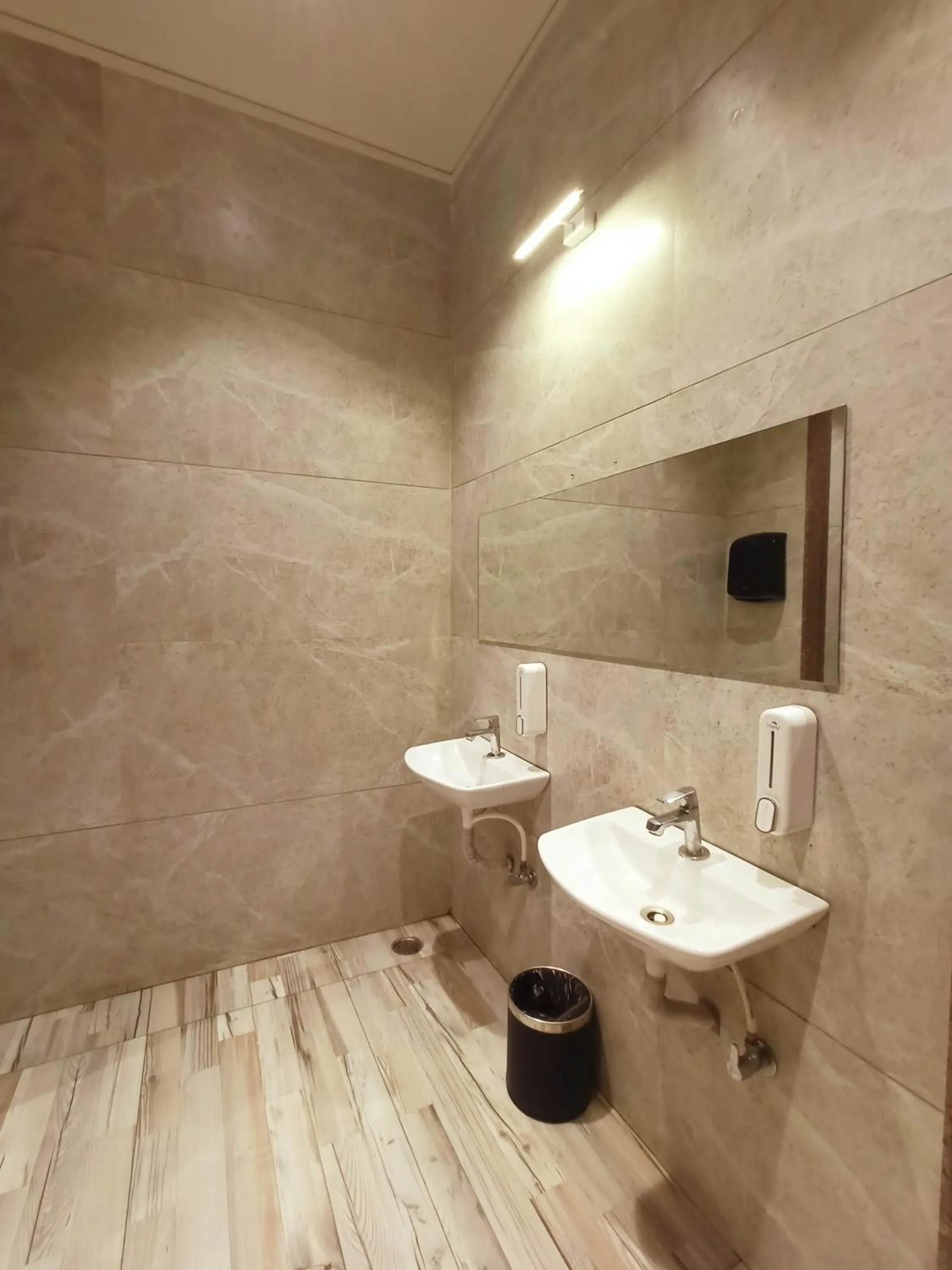 Toilet in Radhamangal Colors Inn