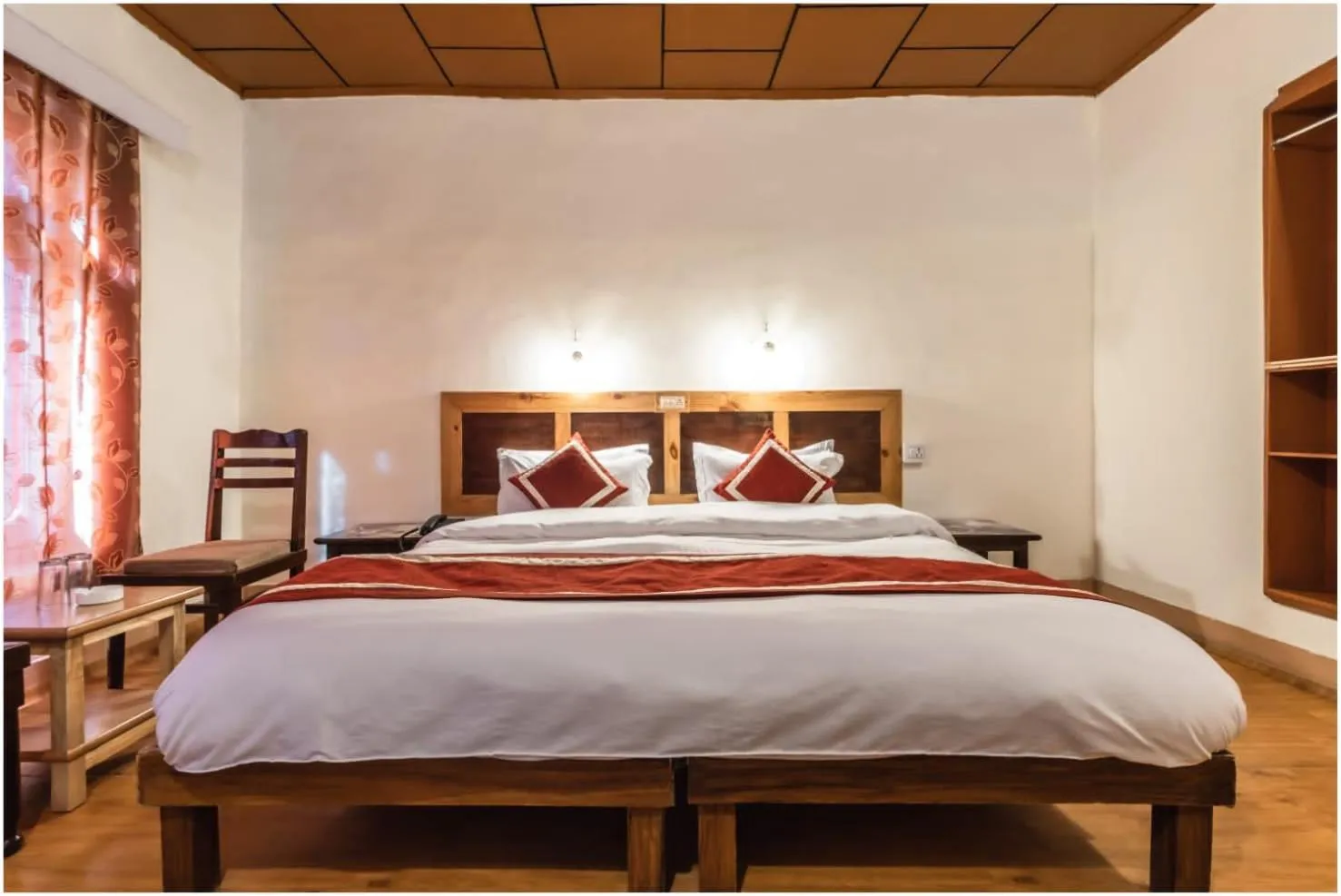 Bed in Hotel Ri ~ Rab Leh