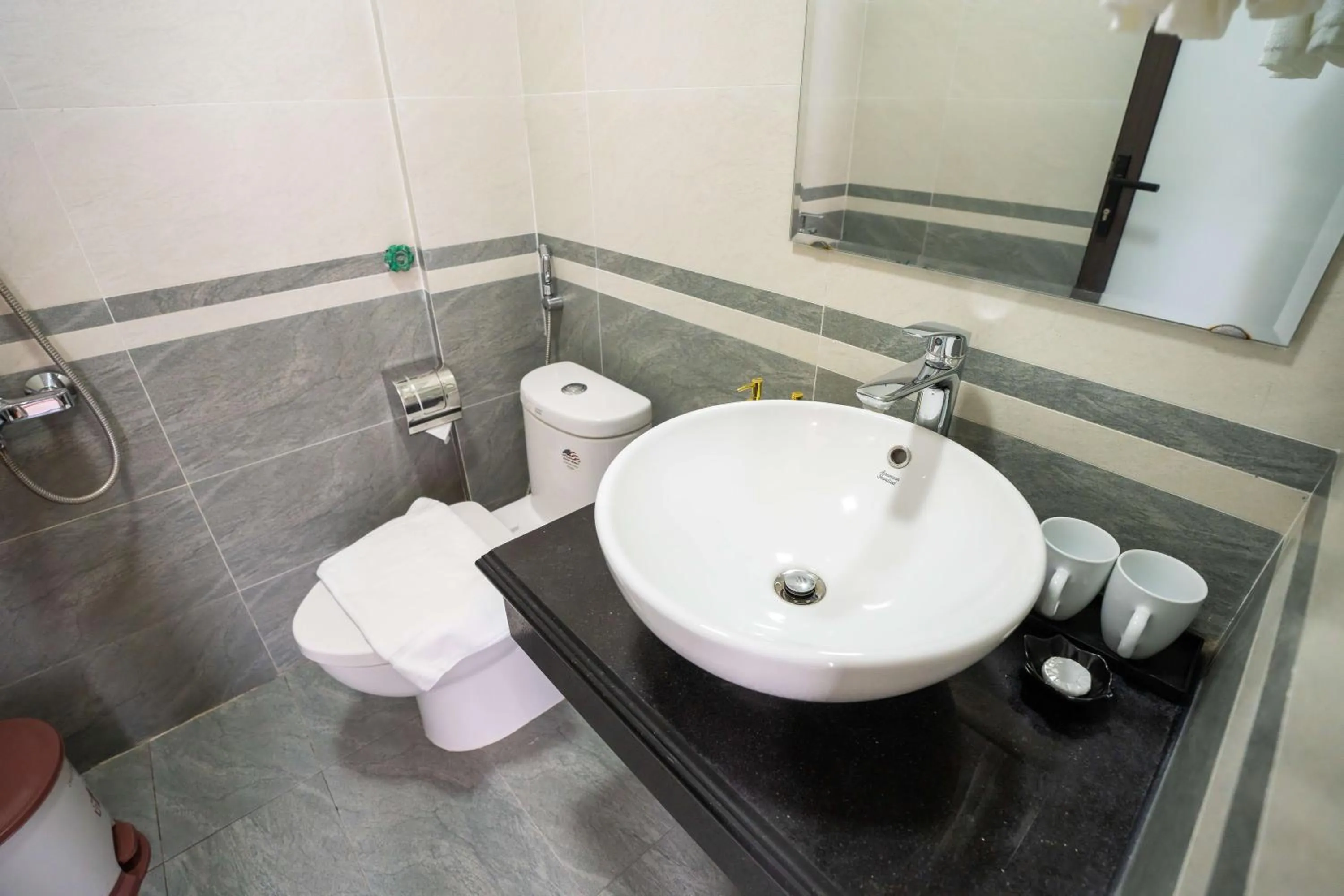 Toilet in Vsana Vu Son Hotel