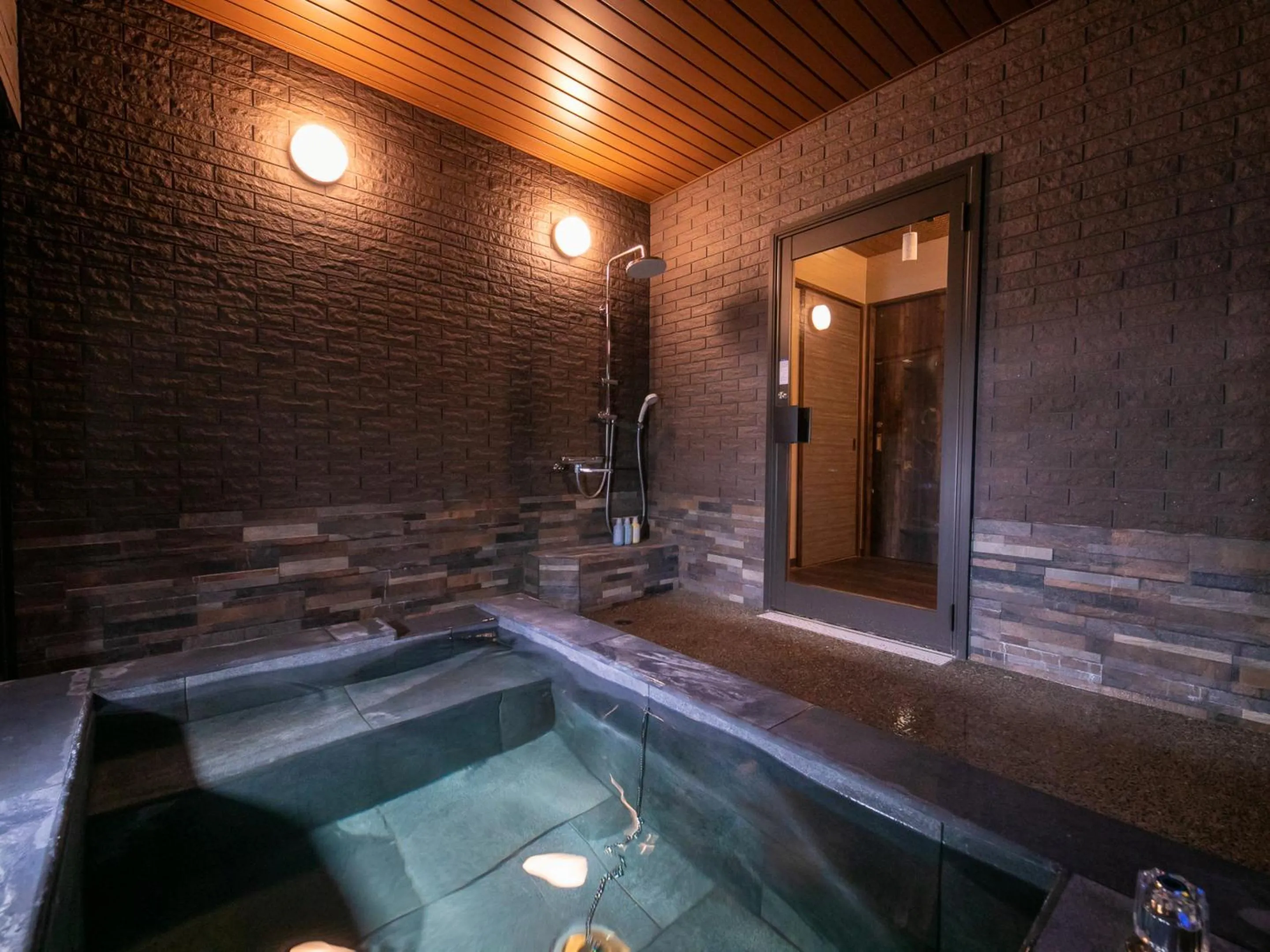 Hot Spring Bath in Yumotoan Kiyohime