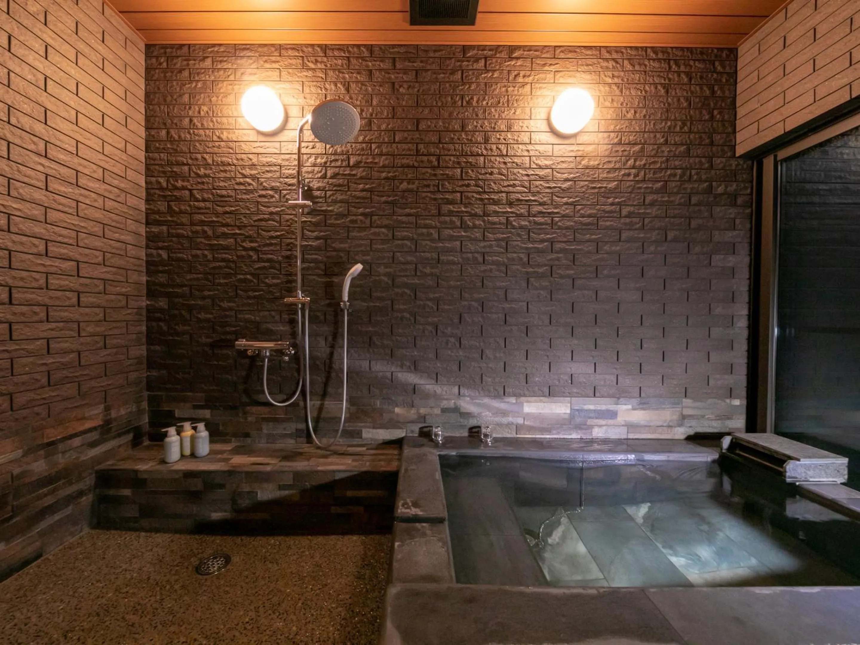 Hot Spring Bath in Yumotoan Kiyohime