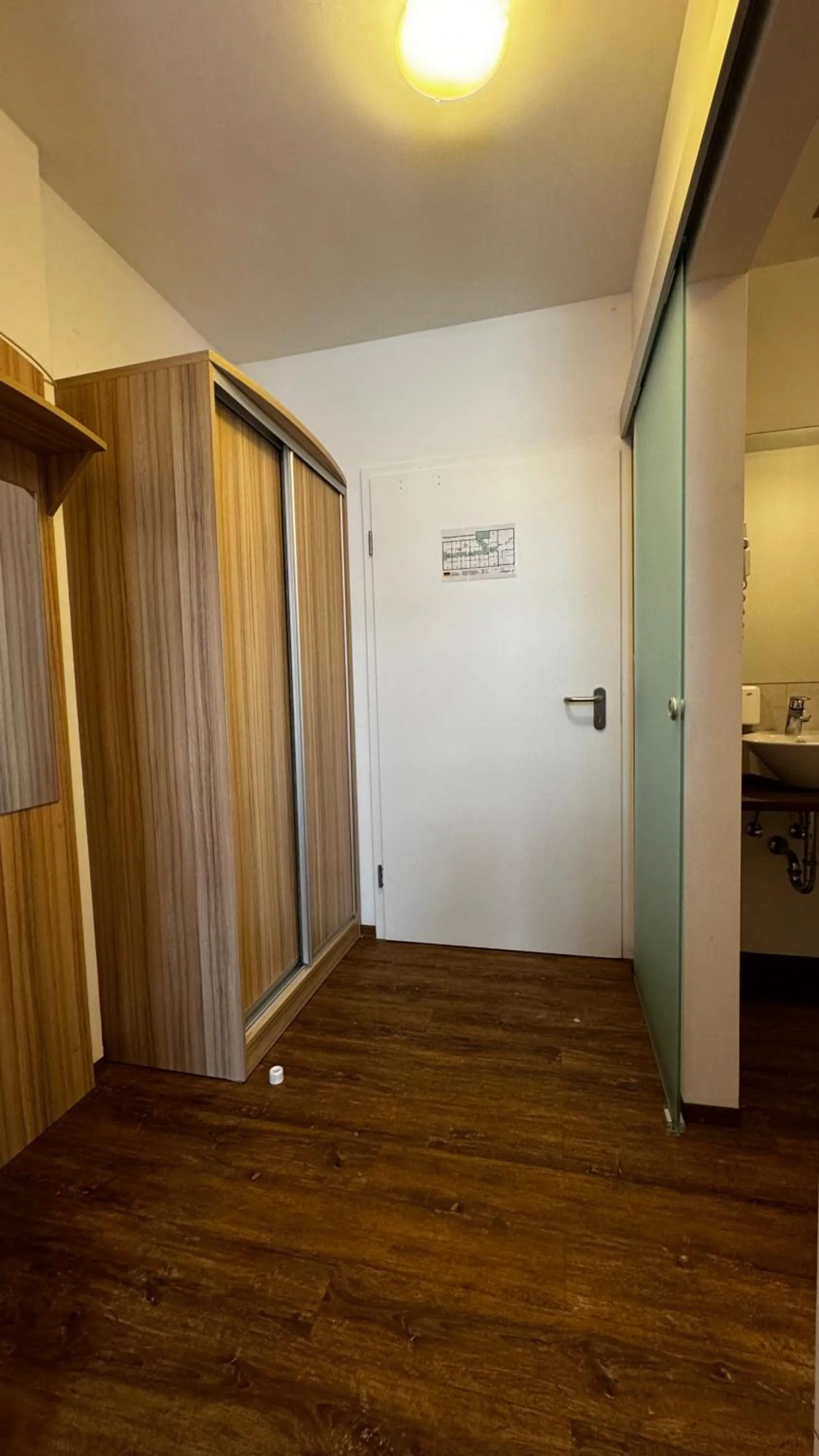 wardrobe in Hotel Gifhorn INN