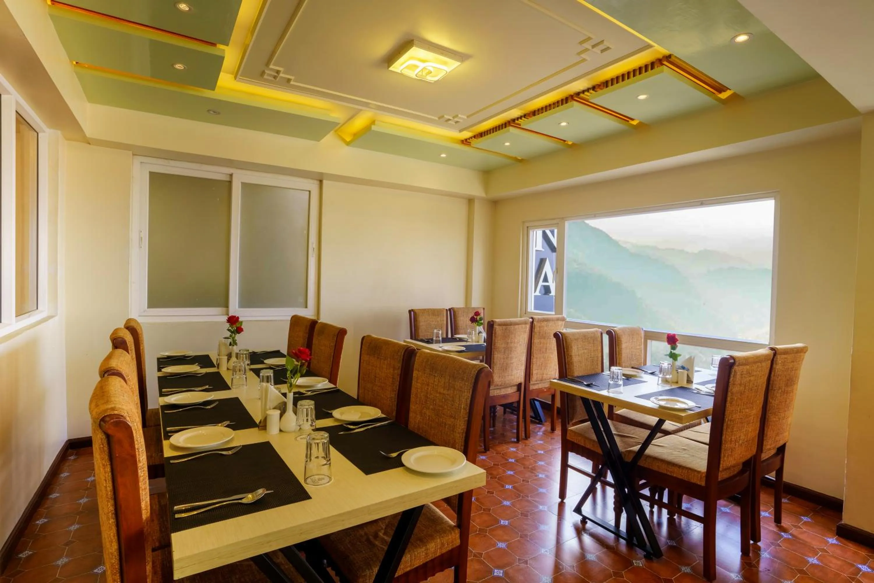 Restaurant/places to eat in Q SAINA Mapham