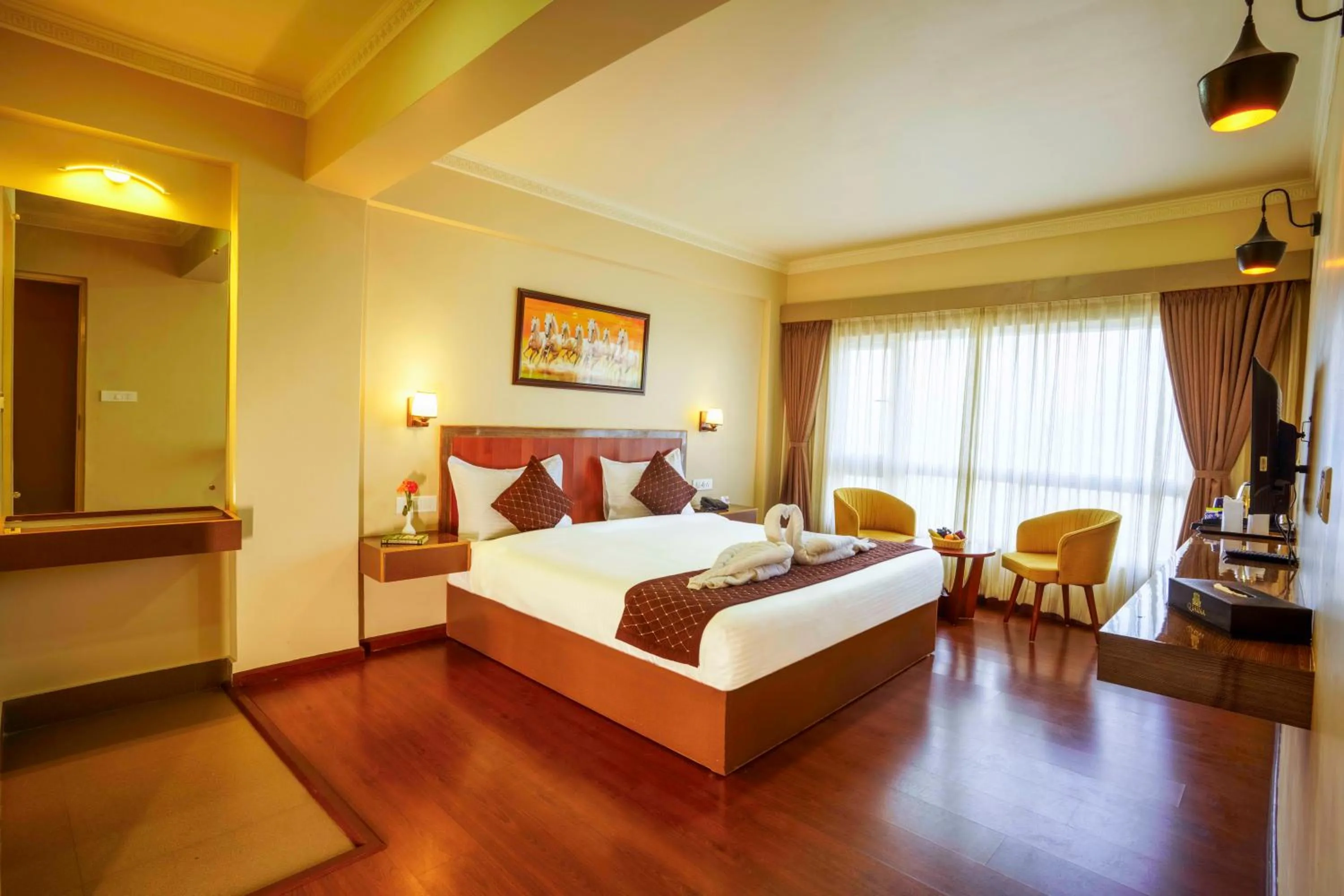 Photo of the whole room in Q SAINA Mapham