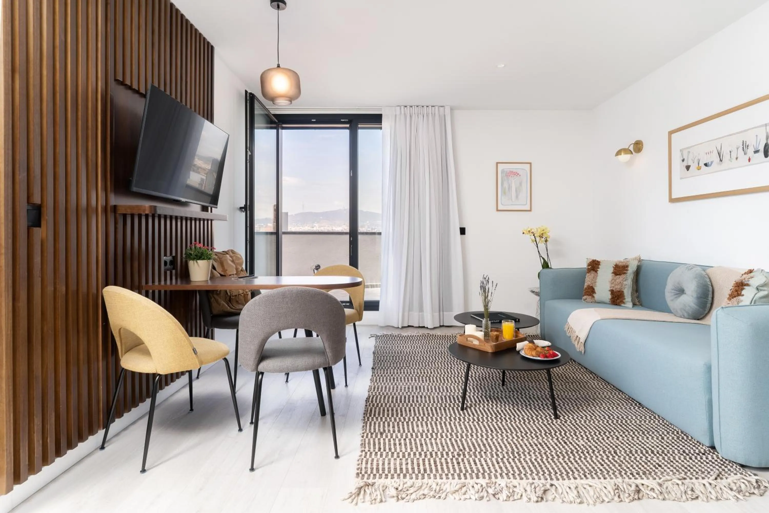 TV and multimedia in TSA La Rambla