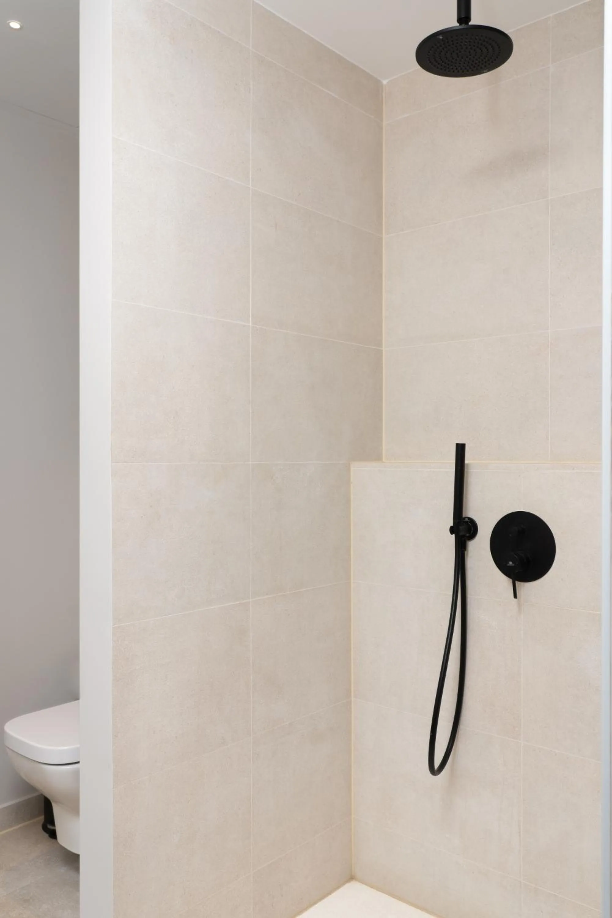 Shower in TSA La Rambla