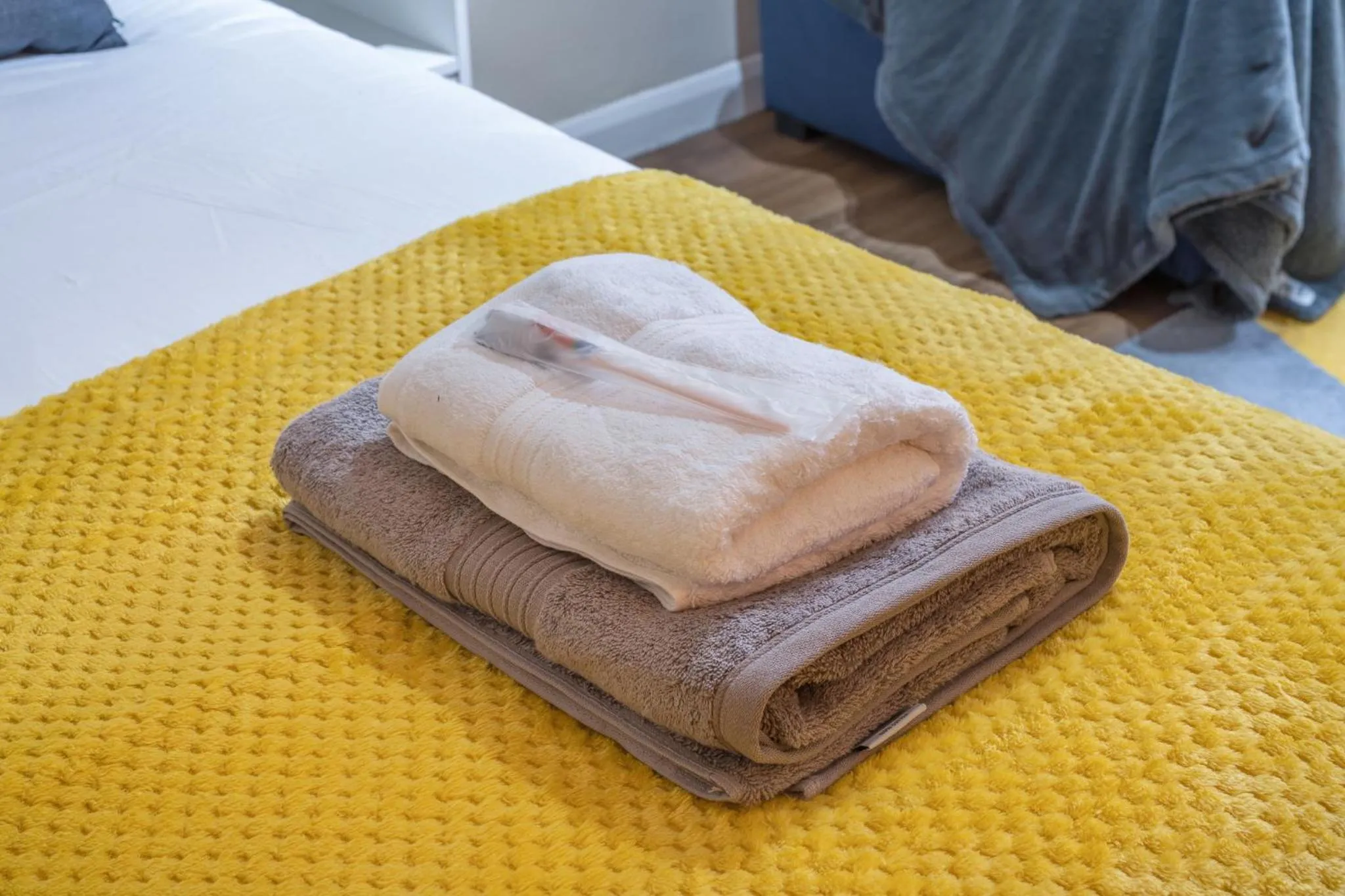 Other, Bed in Grange Studio Apartment - Heathrow