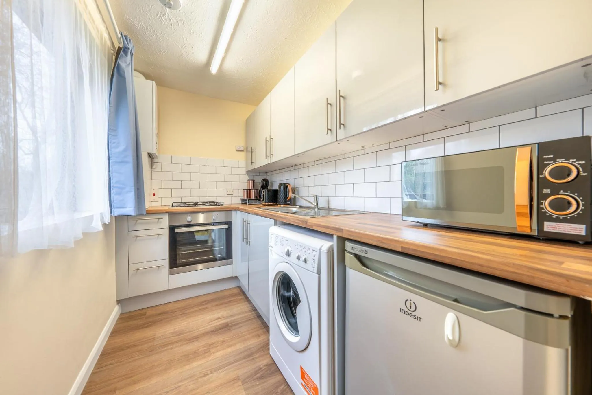 Kitchen or kitchenette in Grange Studio Apartment - Heathrow