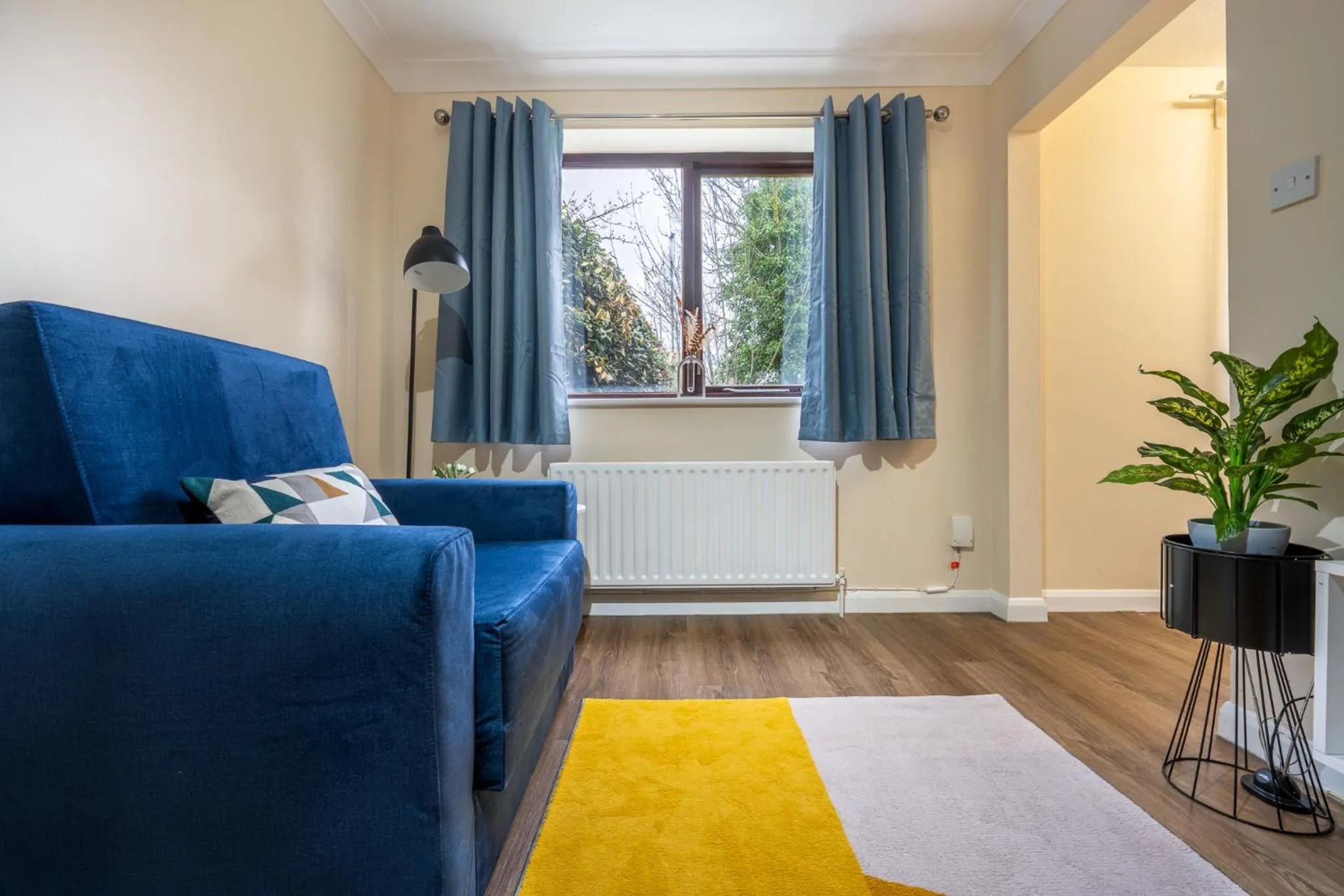 Living room in Grange Studio Apartment - Heathrow