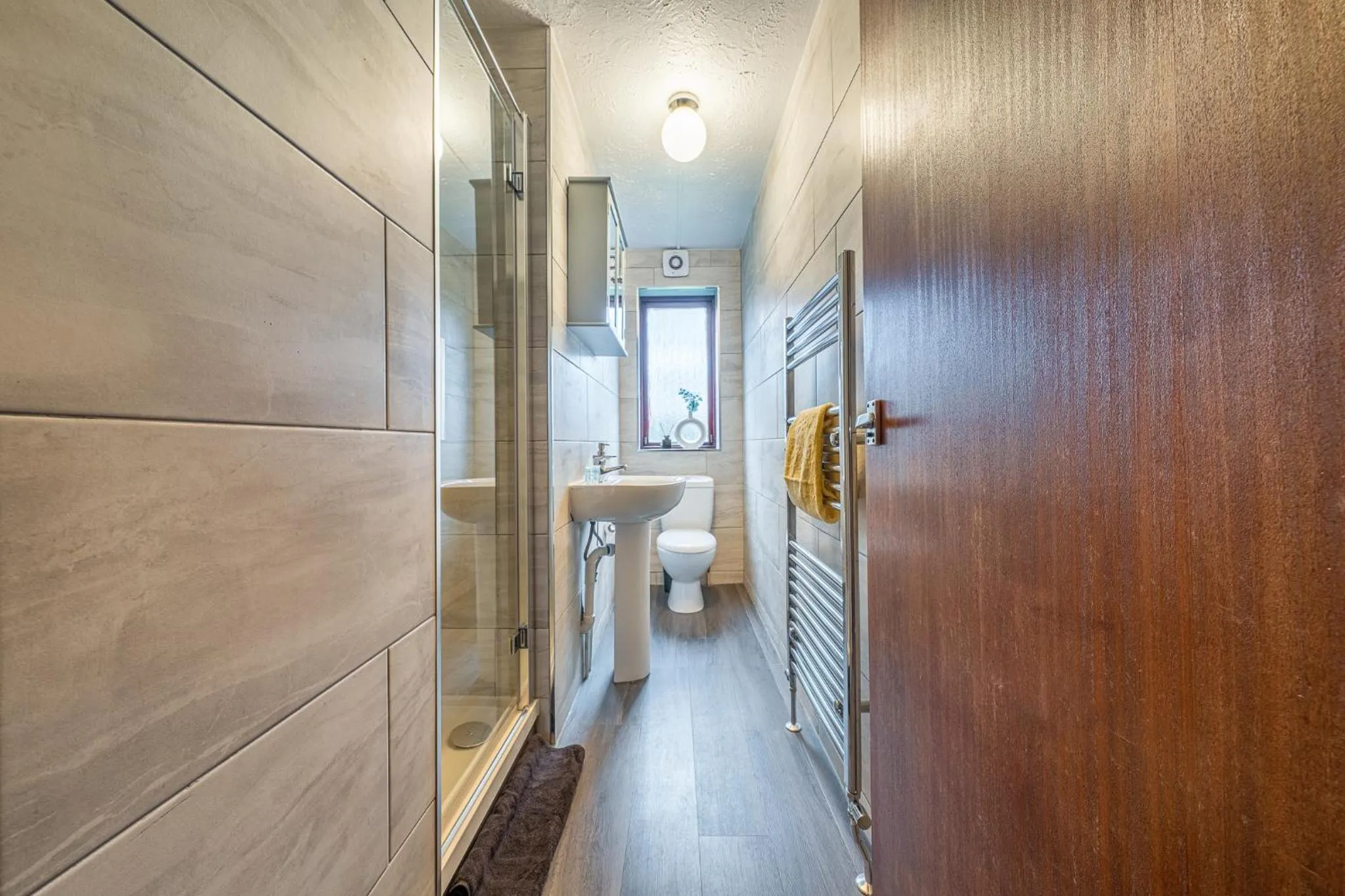 Bathroom in Grange Studio Apartment - Heathrow