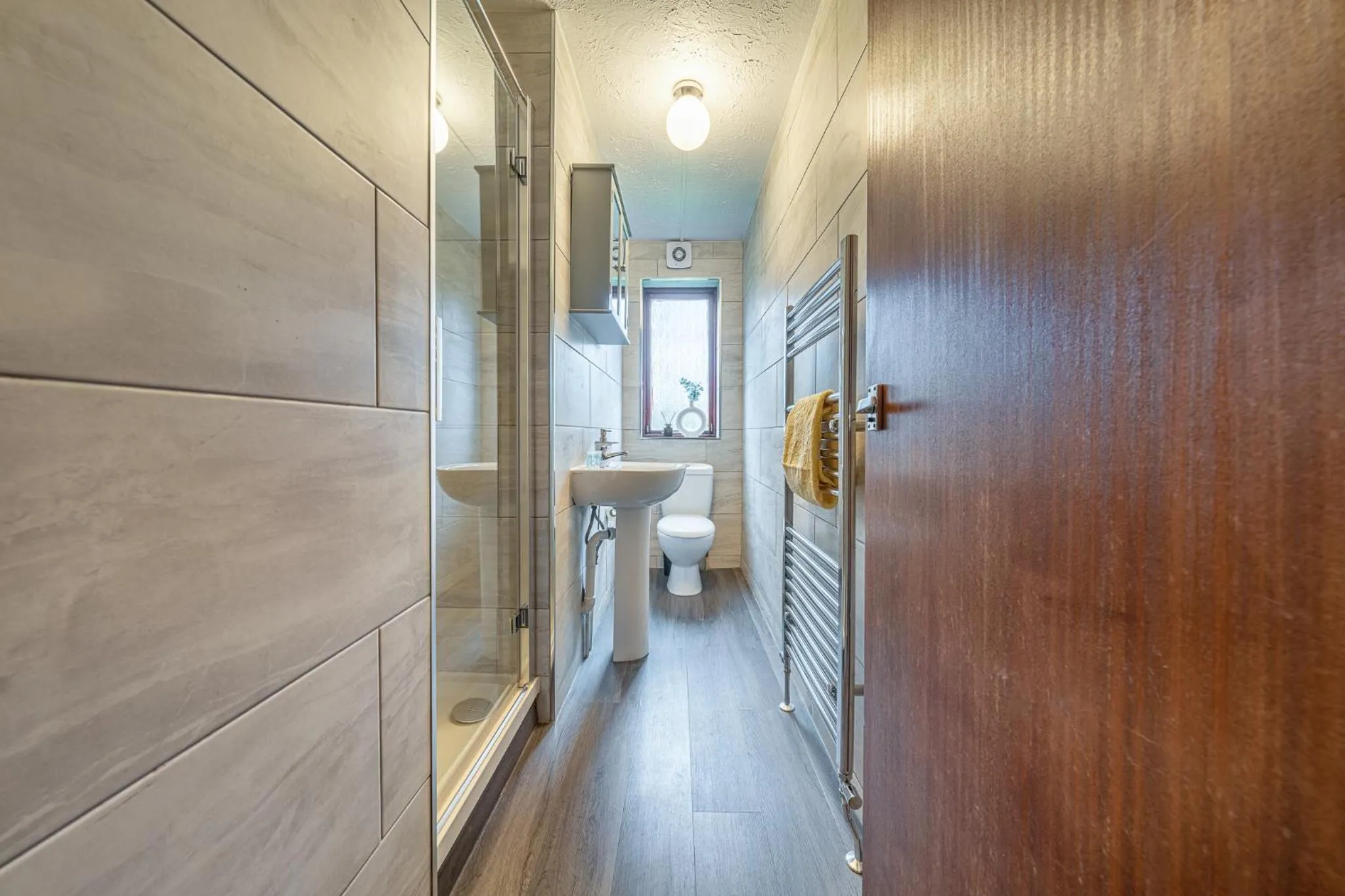 Bathroom in Grange Studio Apartment - Heathrow