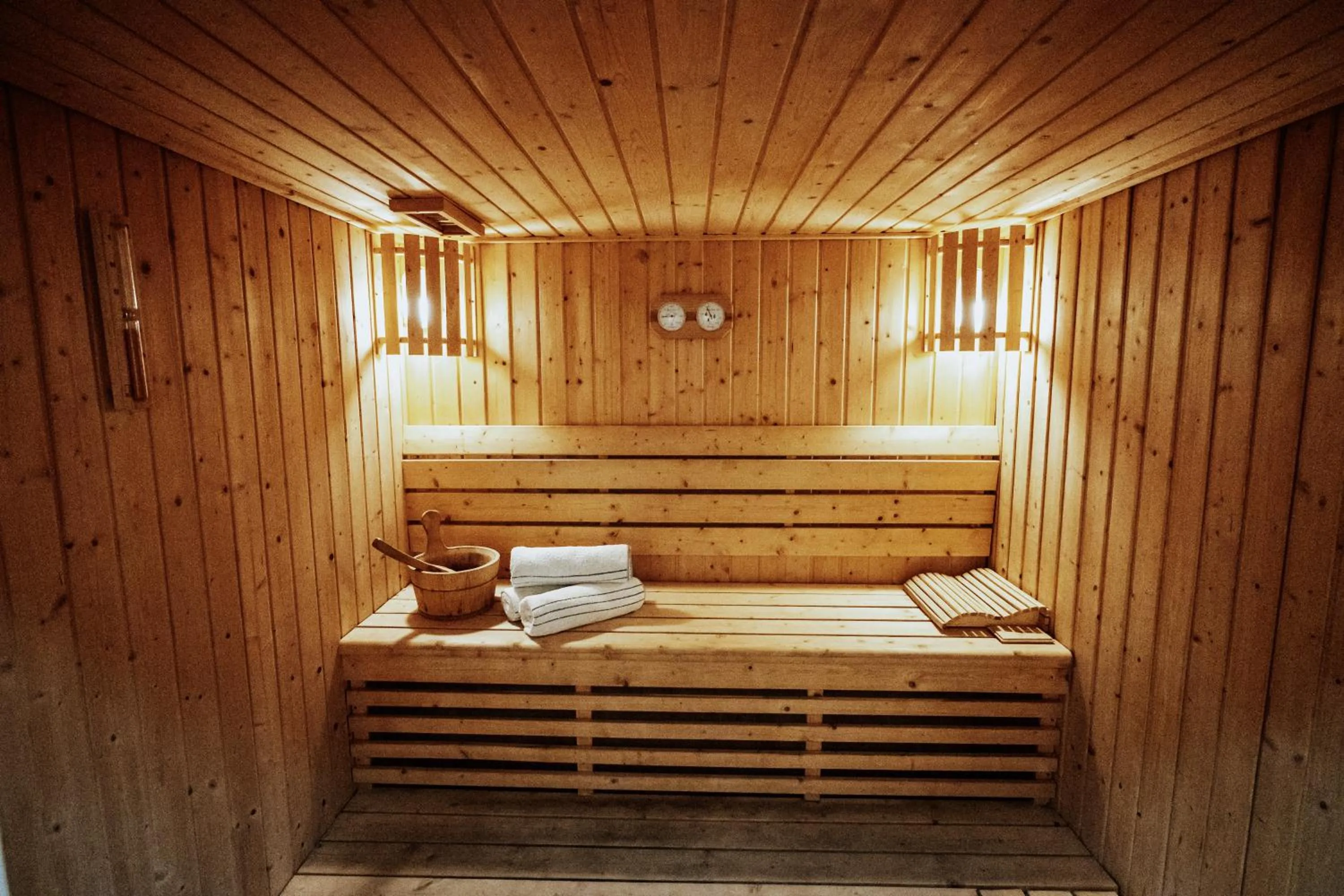 Sauna, Bed in Midland Hotel & Resort All Inclusive