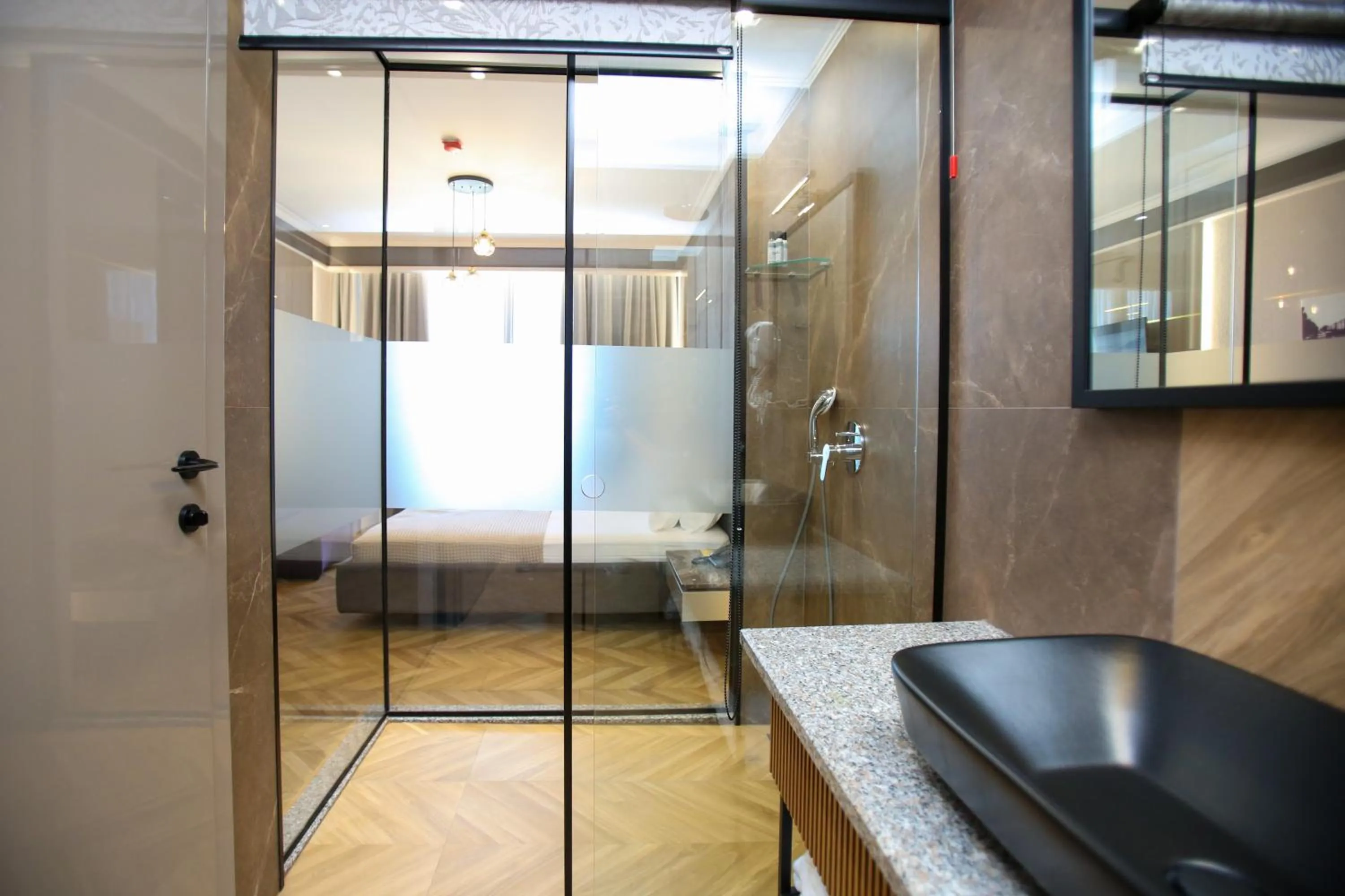 Shower in Belvedere Hotel & SPA