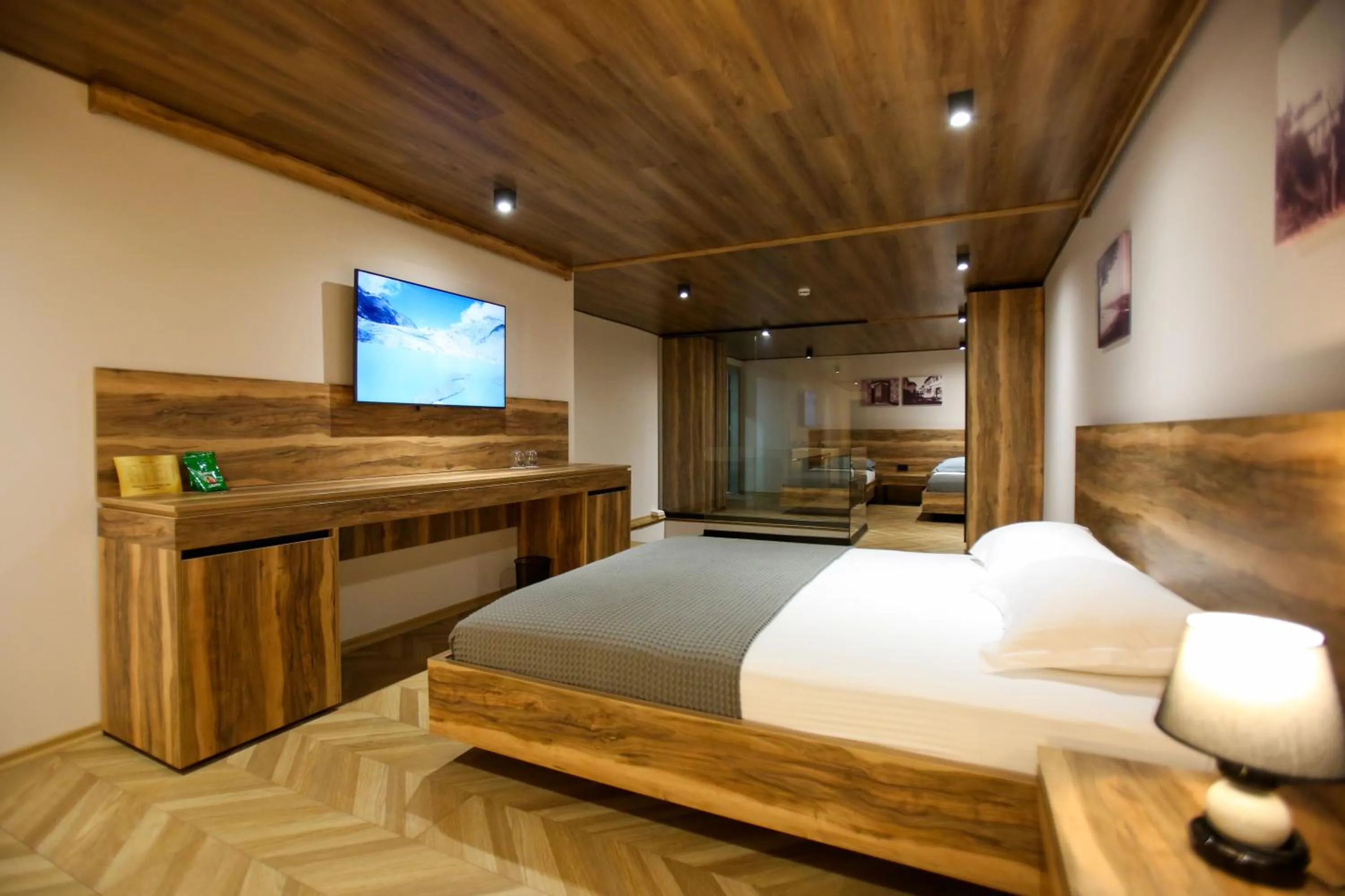 Communal lounge/ TV room, Bed in Belvedere Hotel & SPA