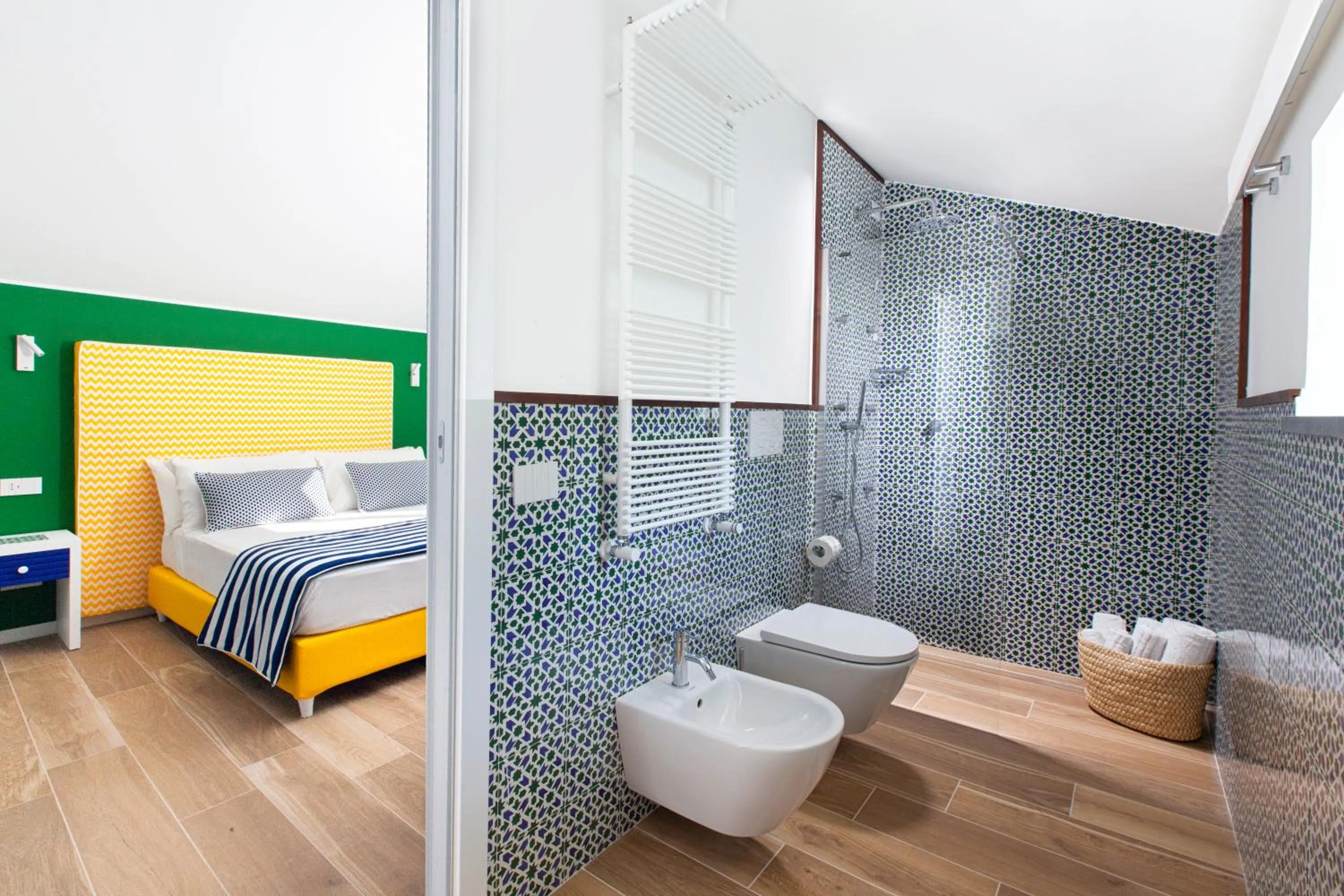 Shower, Bed in YourHome - Relais Loggia Li Galli