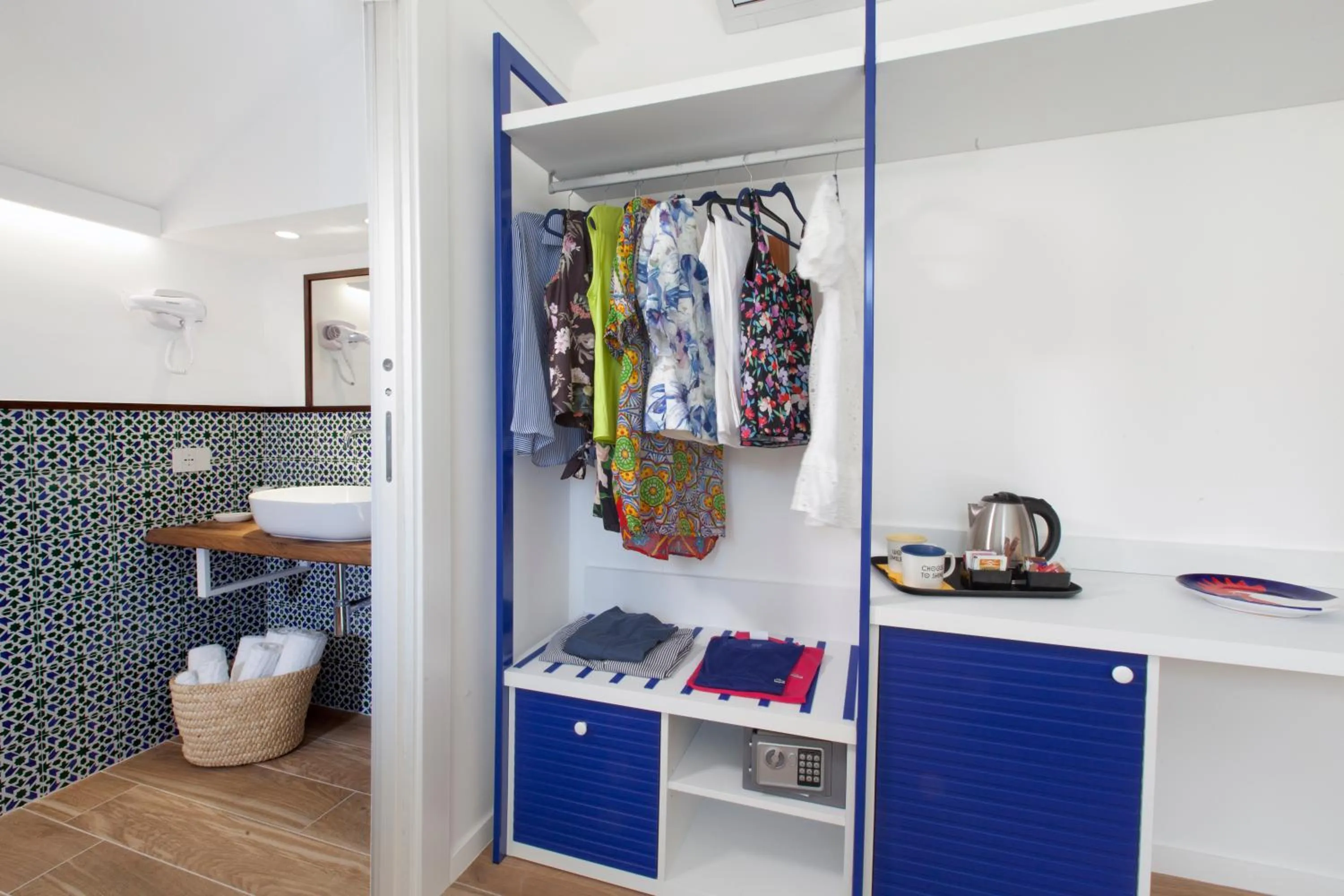 wardrobe in YourHome - Relais Loggia Li Galli