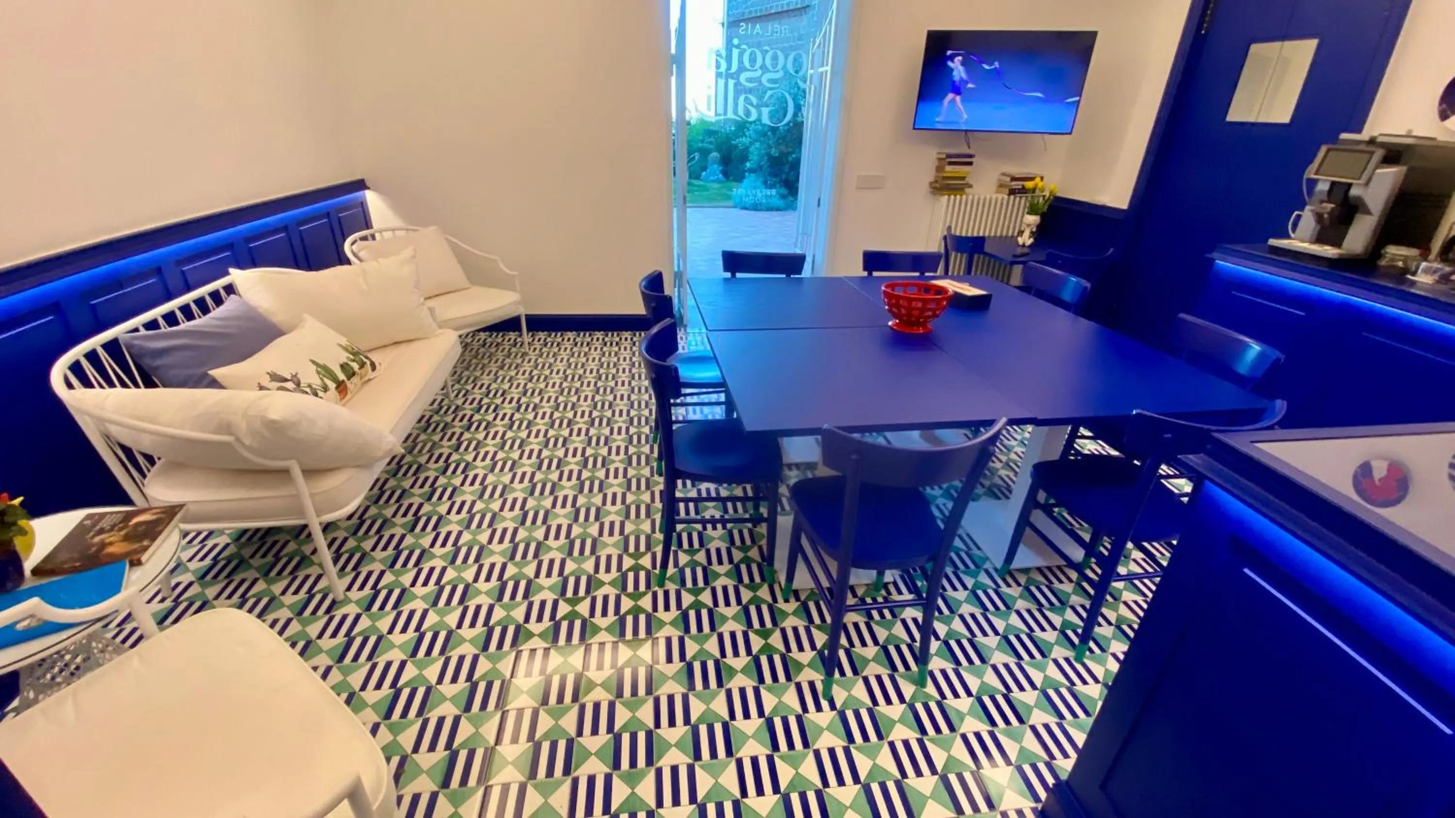 TV and multimedia in YourHome - Relais Loggia Li Galli