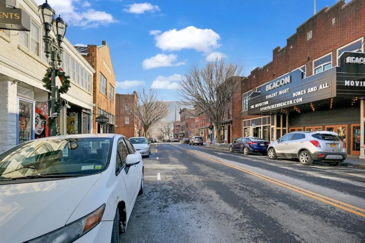 Neighbourhood in Beacon Hotel