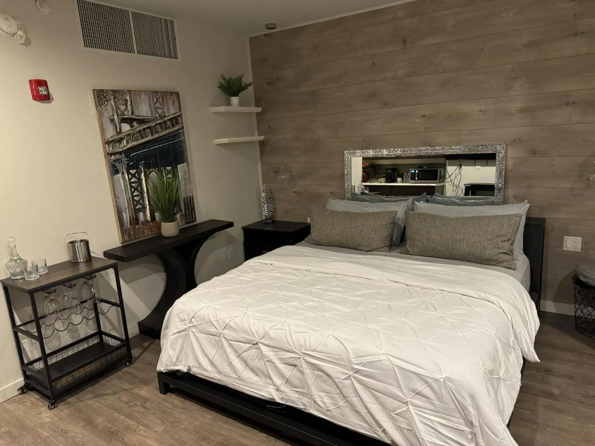 Bedroom, Bed in Beacon Hotel