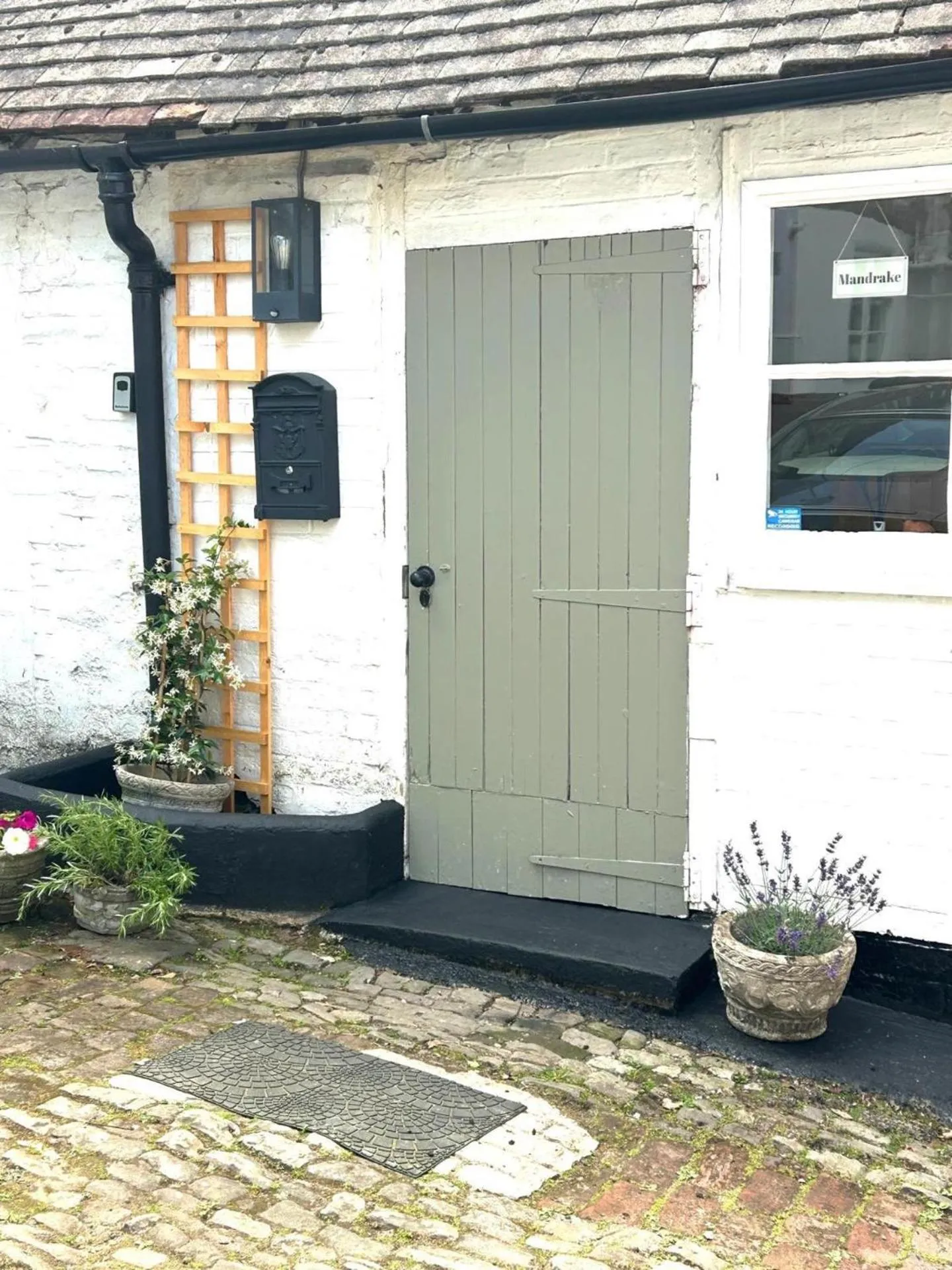 3 Bed Cottage - Sleeps 6 - Pets - Parking - Wifi