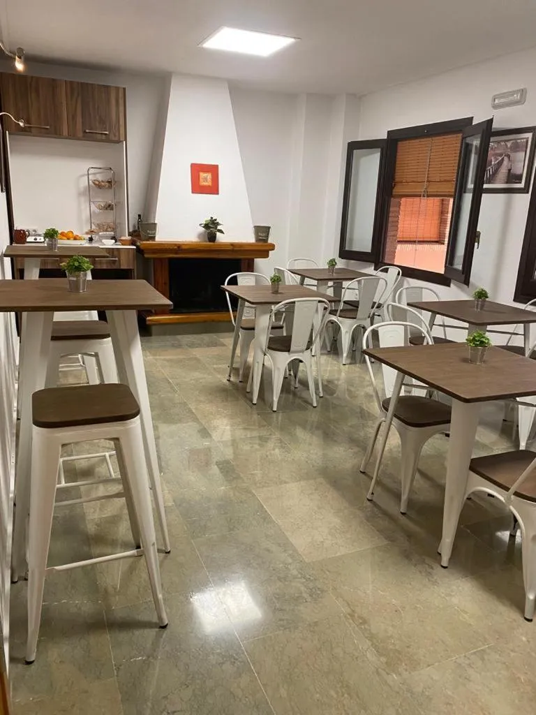 Restaurant/places to eat in Hotel Las Tablas