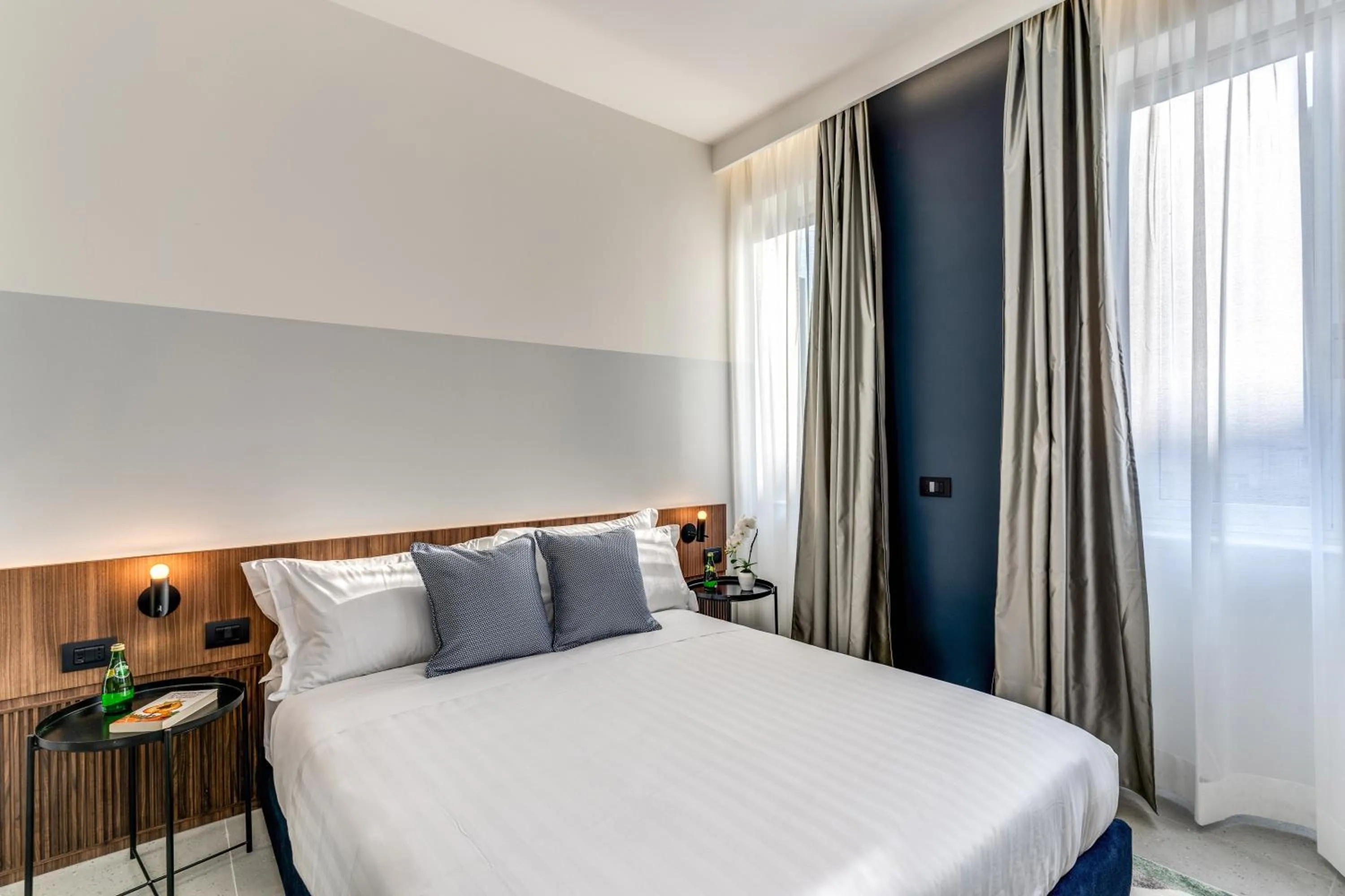 Photo of the whole room, Bed in Sospeso Boutique Hotel