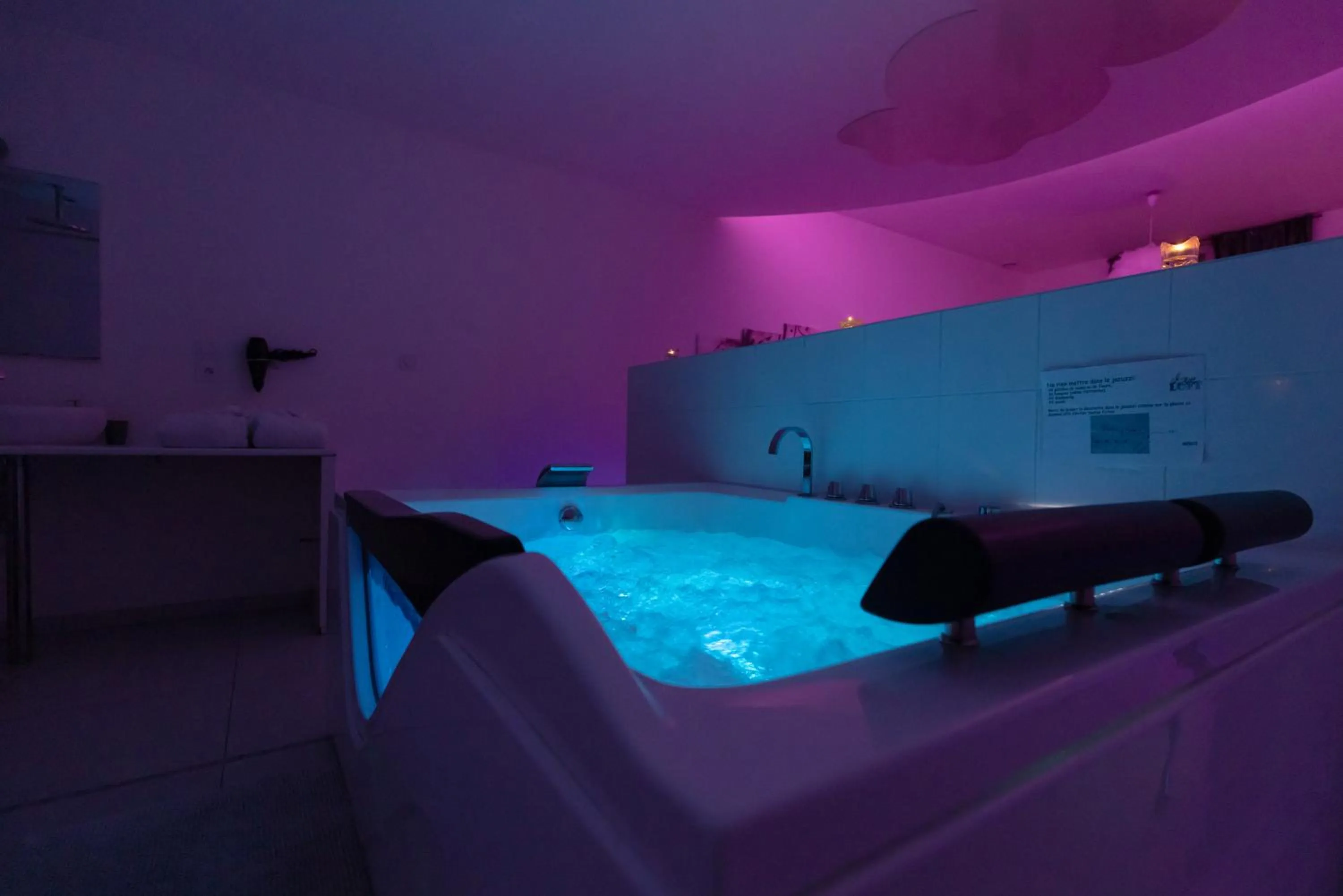 Hot Tub in Love Loft