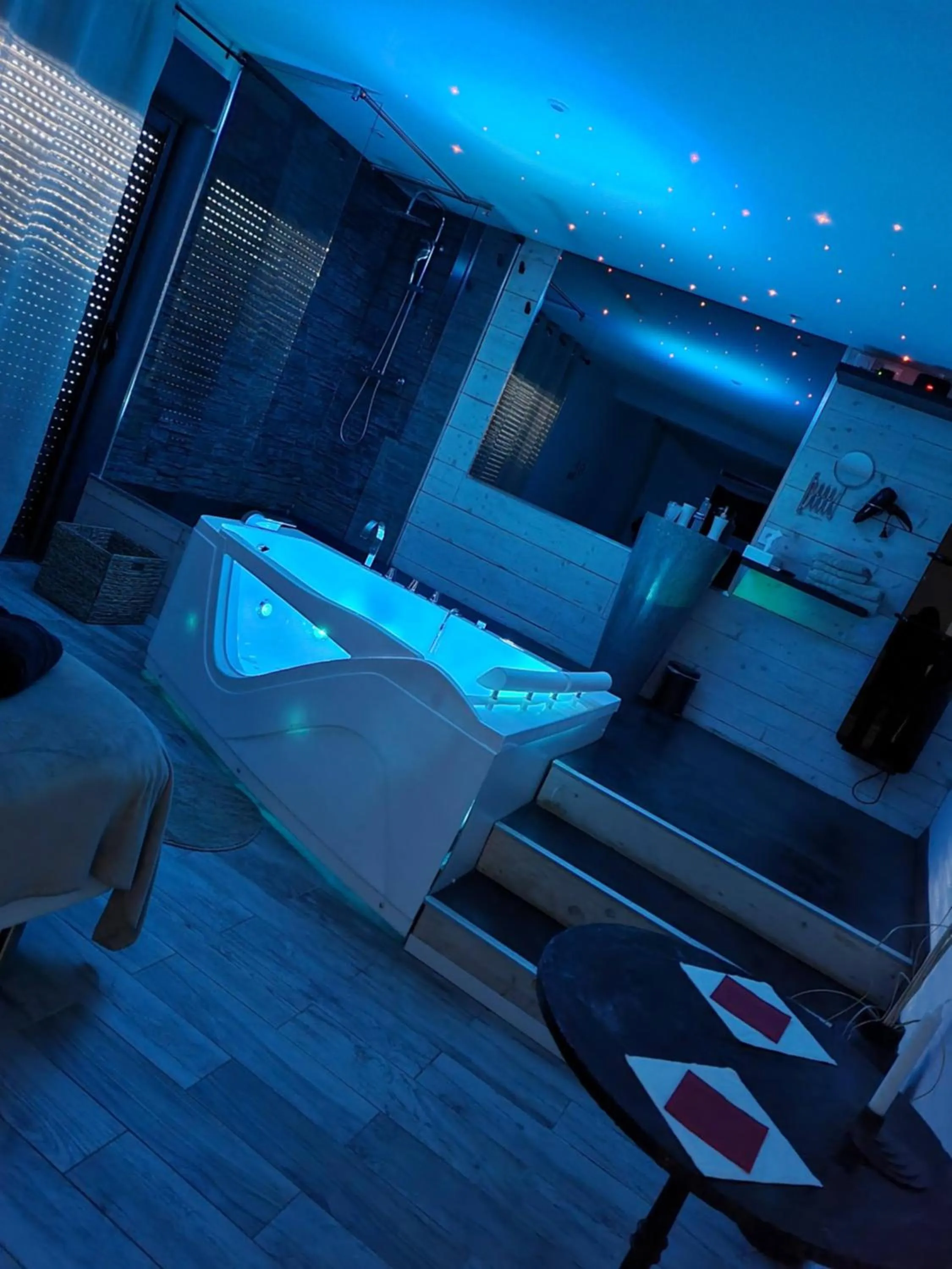 Shower, Bed in Love Loft