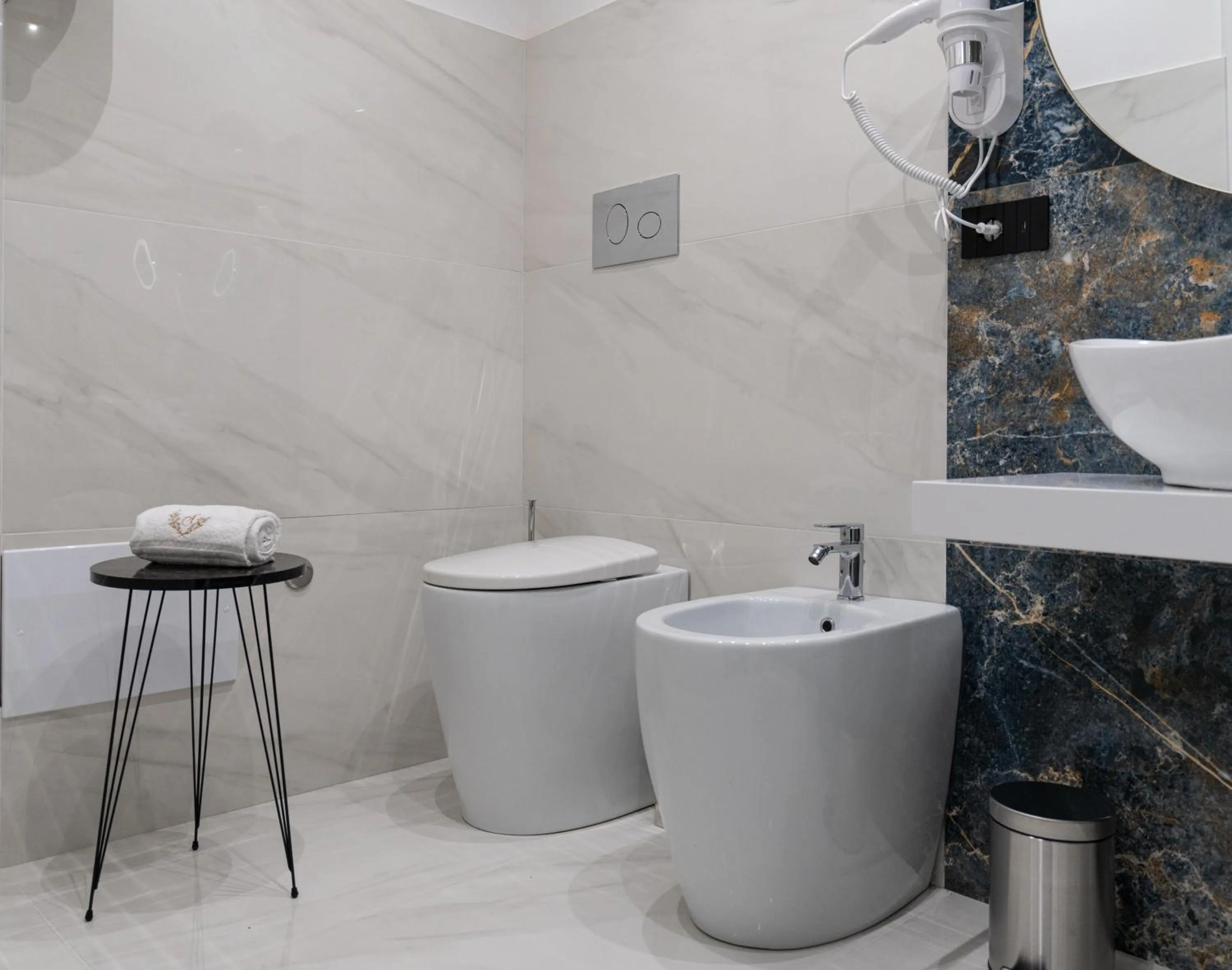 Toilet in Sofi' Center Rooms