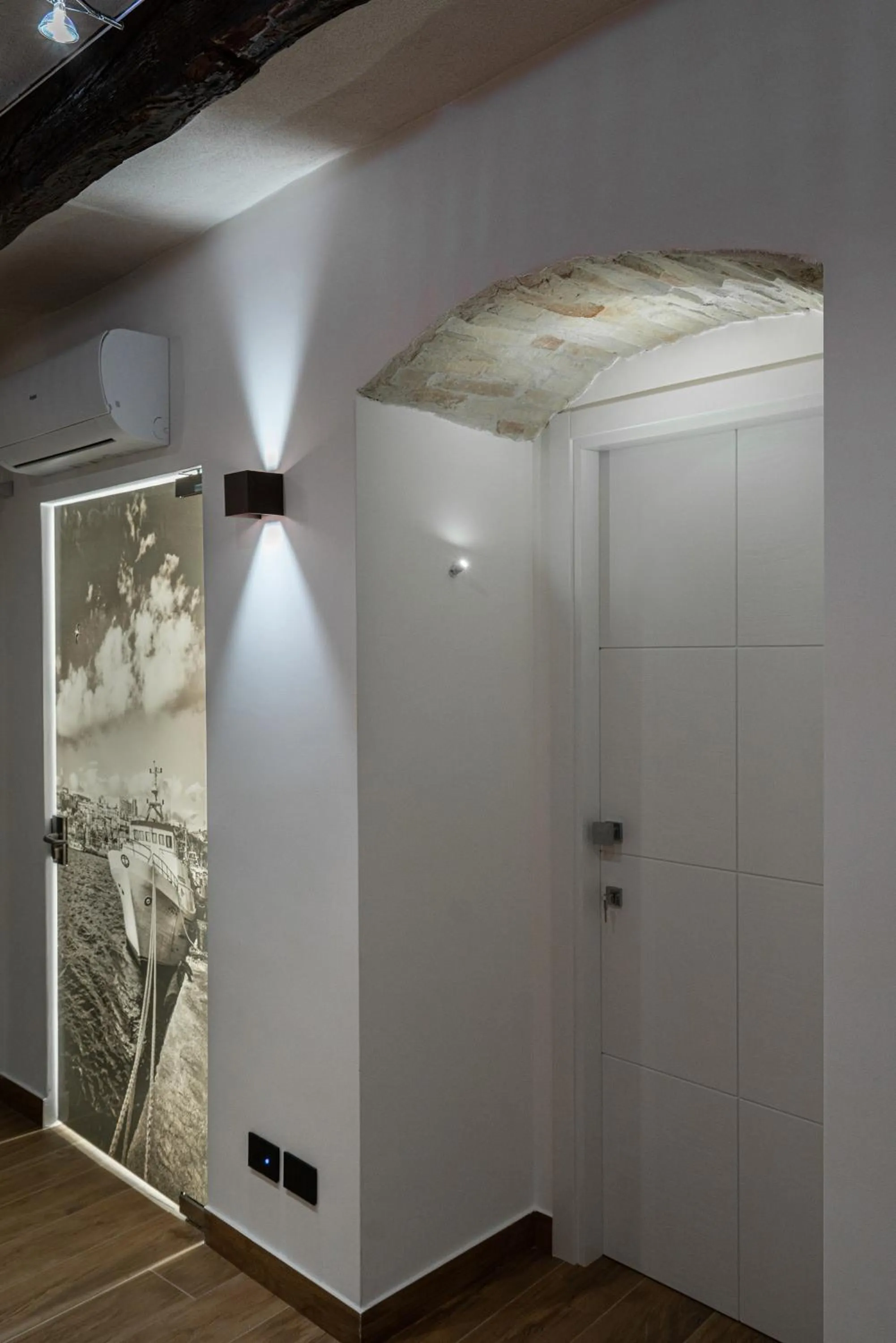 Decorative detail in Sofi' Center Rooms