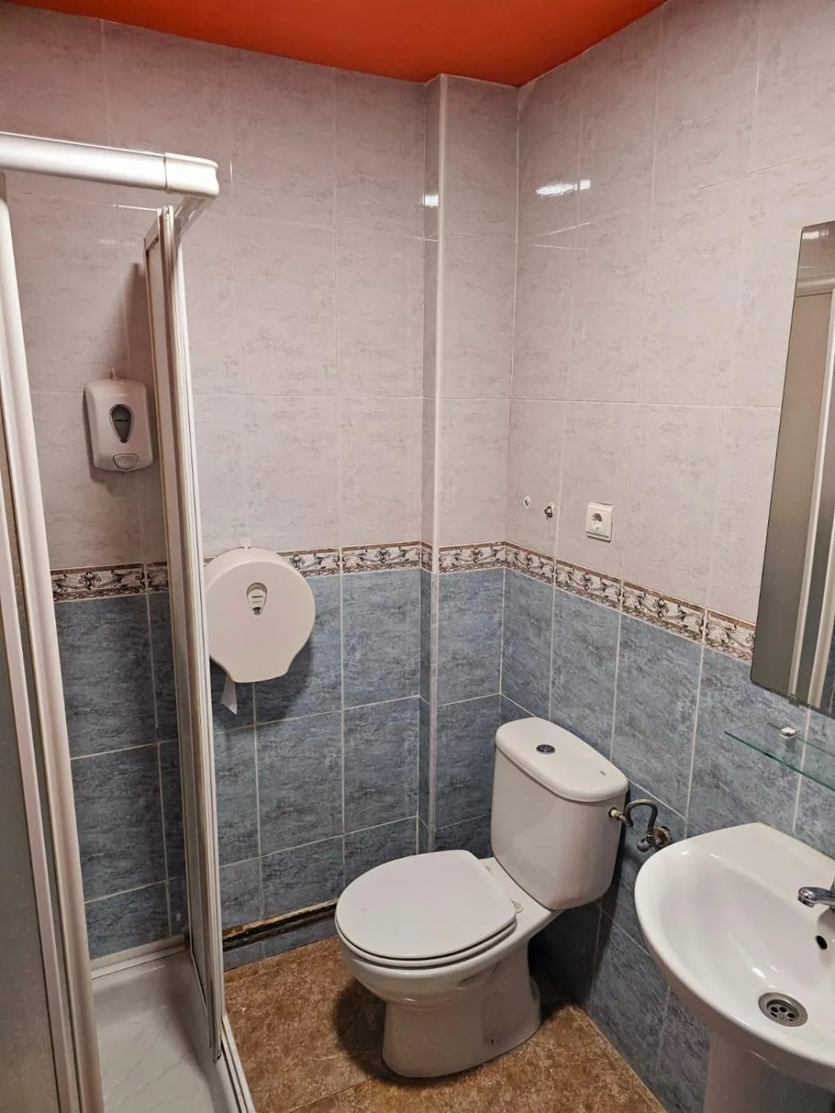 Shower in Arc House Granada