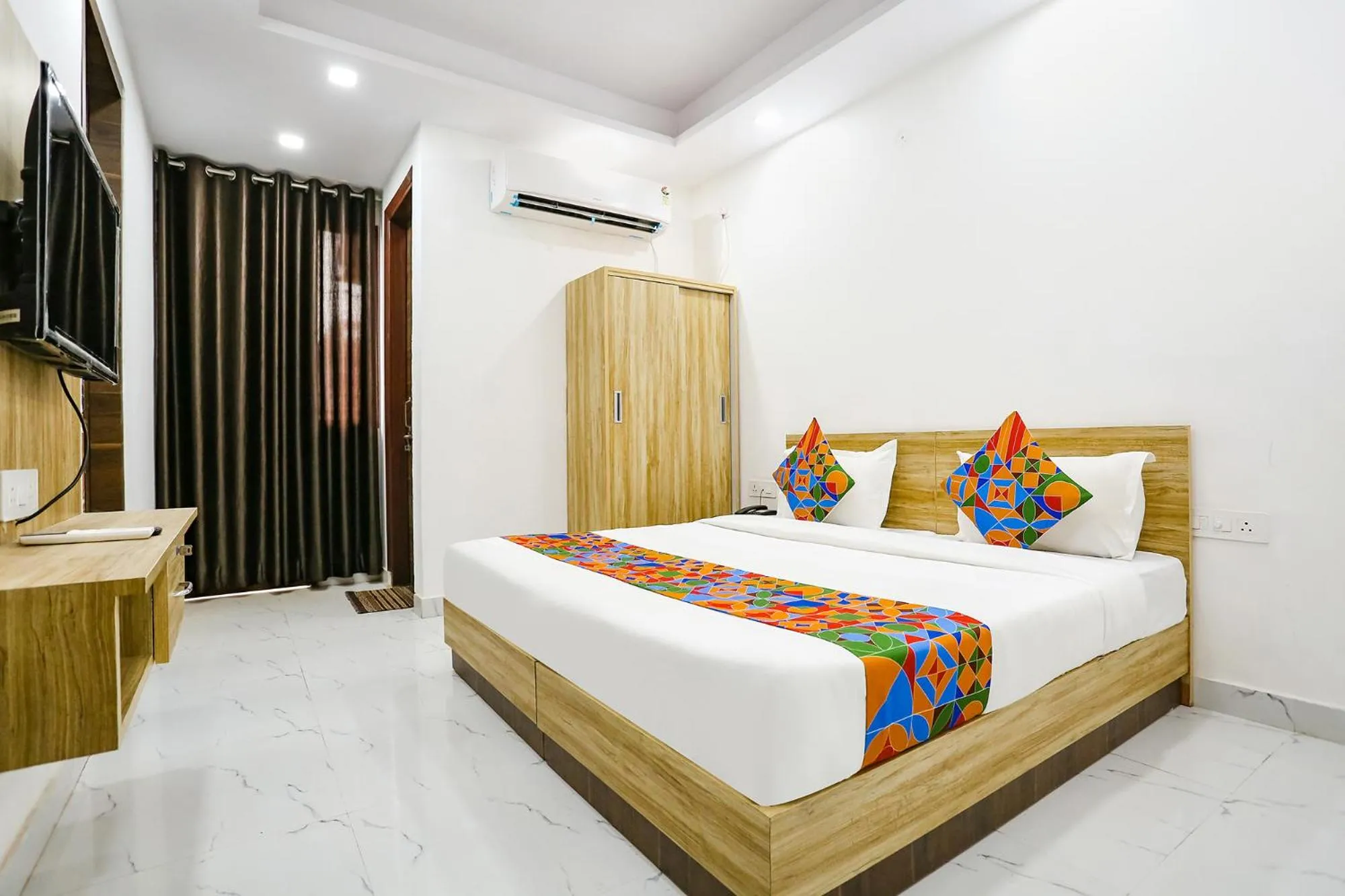 TV and multimedia, Bed in FabHotel New Silver Crown