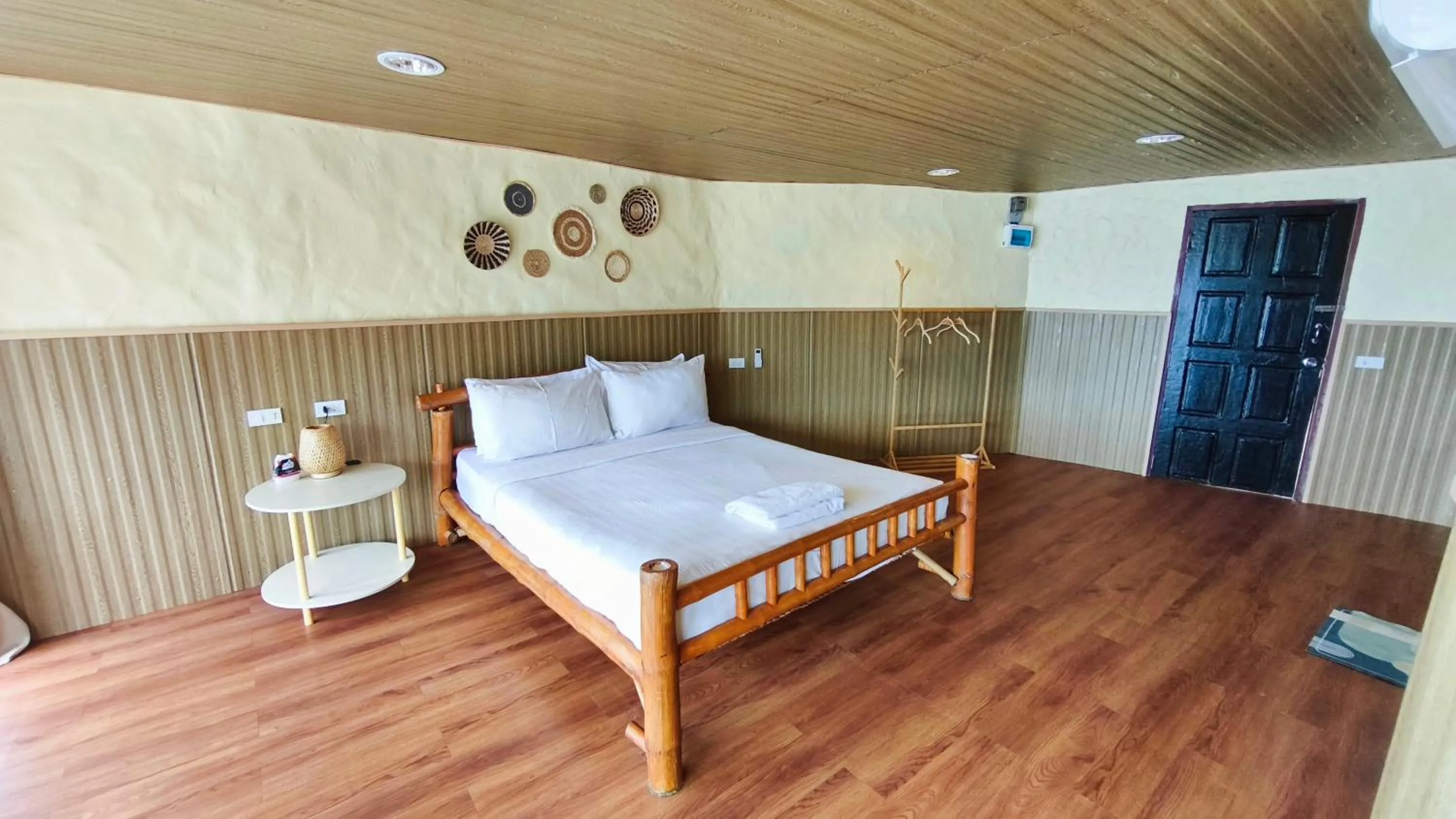 Bedroom, Bed in Pareehut Resort Koh Sichang