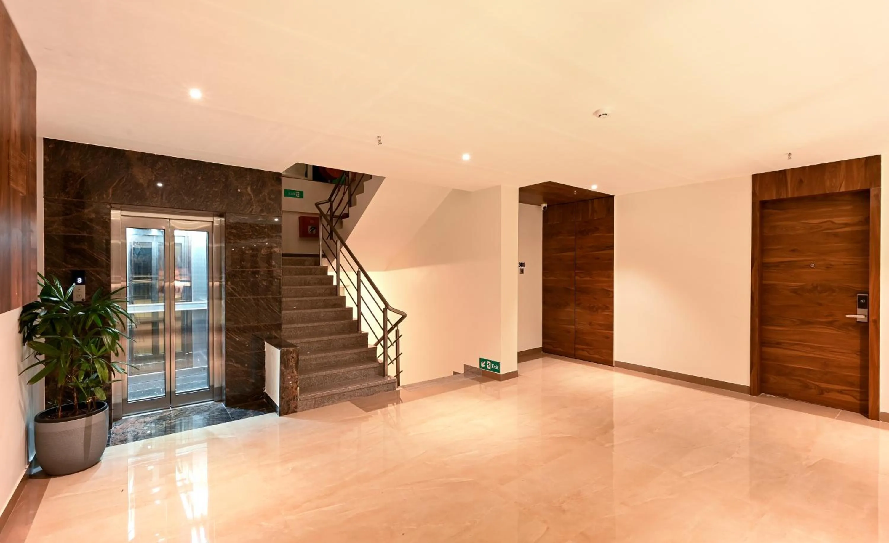 elevator in Effotel by Sayaji Sarola