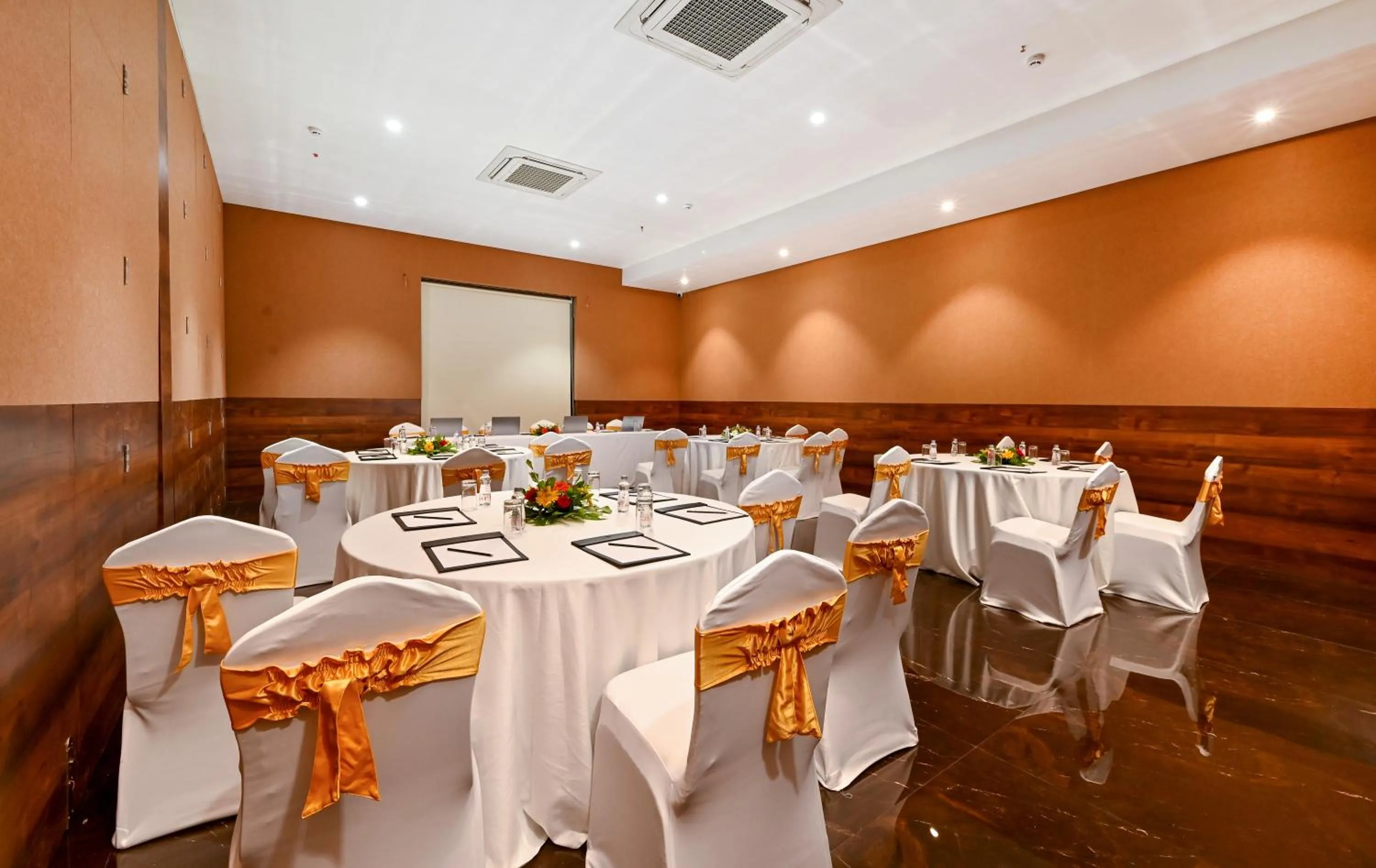 Banquet/Function facilities in Effotel by Sayaji Sarola