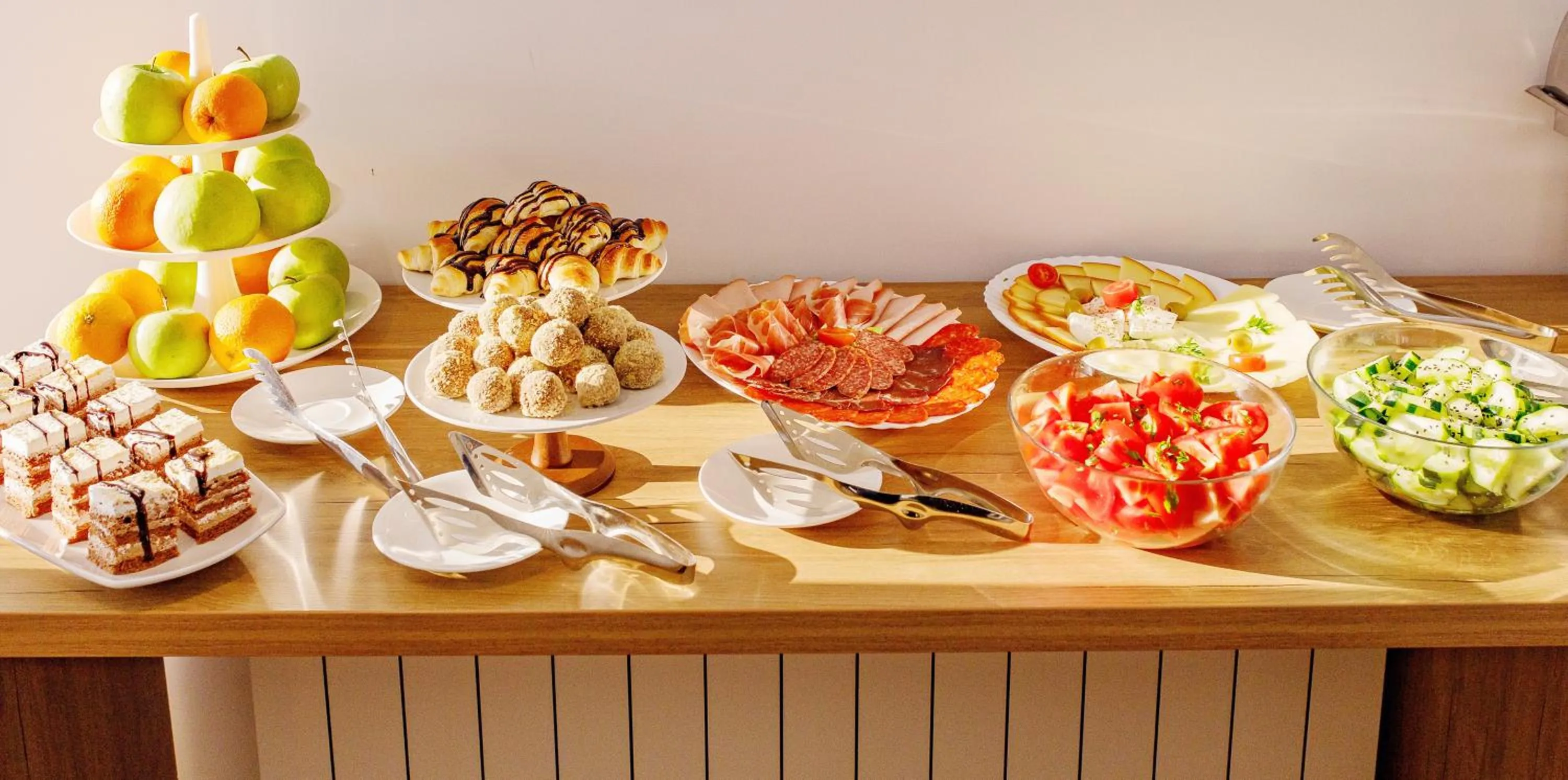 Restaurant/places to eat in Hotel AirStar