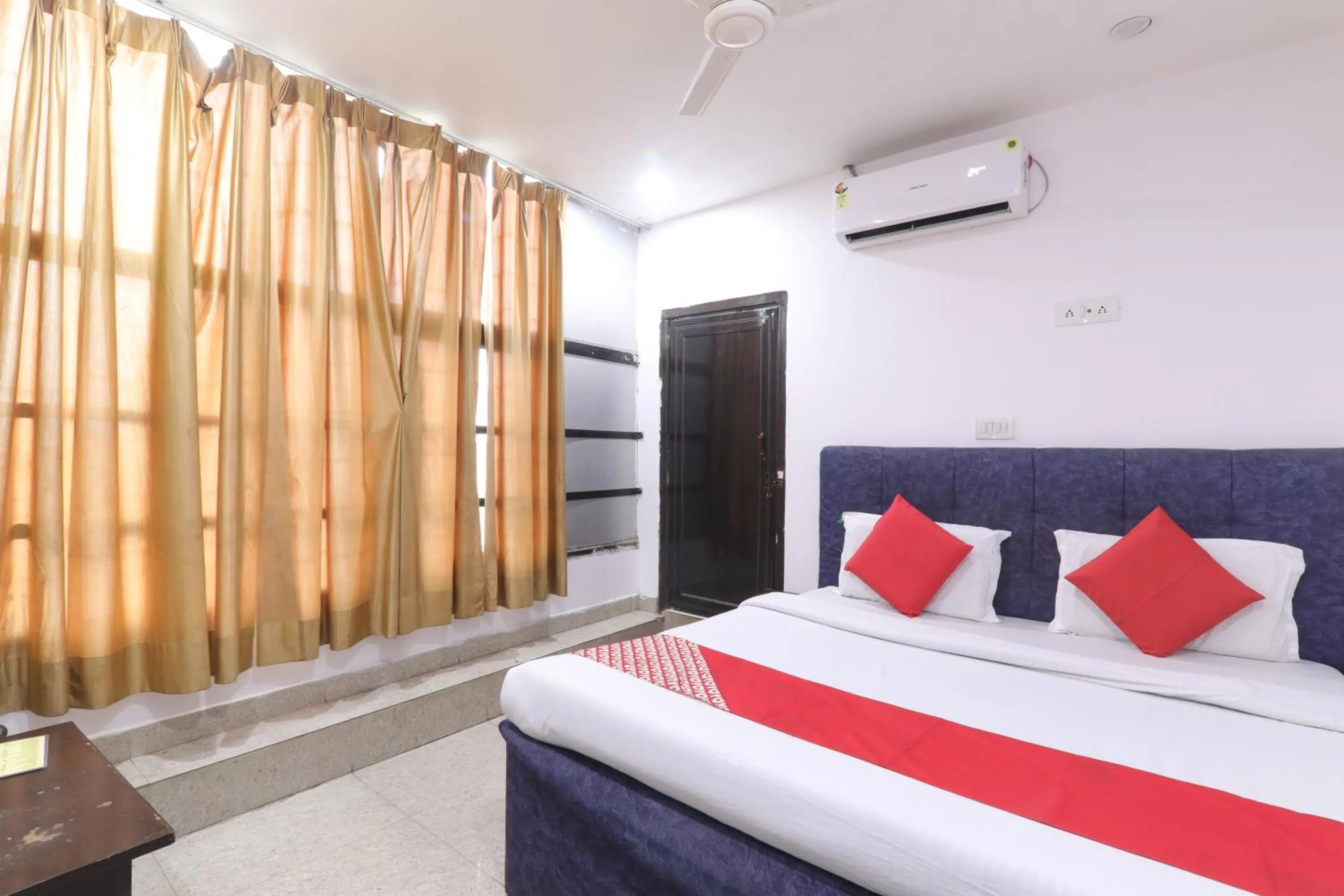 Bed in Hotel Metro Regency