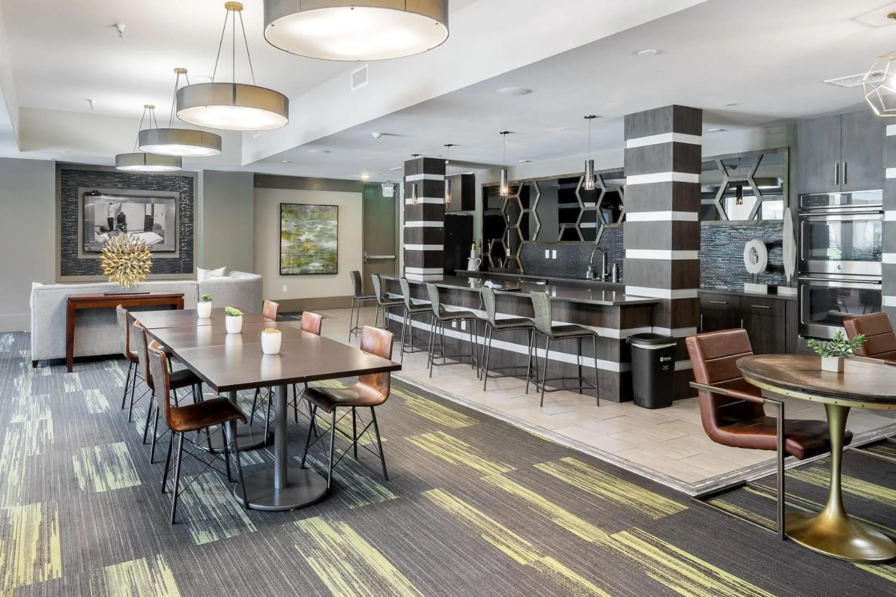 Uptown 4th Ward Luxury Apt Year-Round Pool