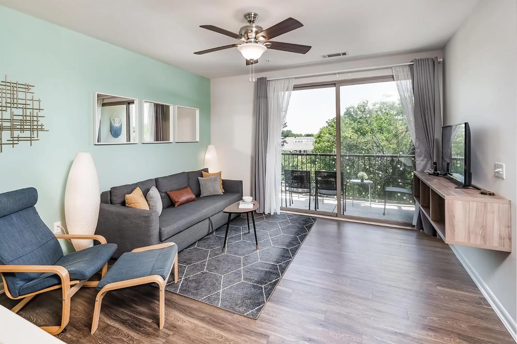 Uptown 4th Ward Luxury Apt Year-Round Pool