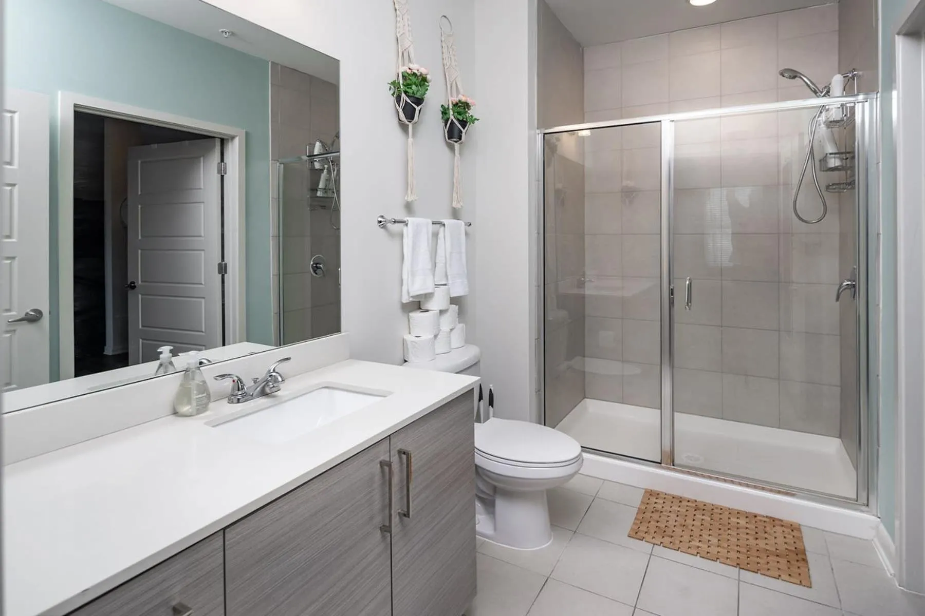 Uptown 4th Ward Luxury Apt Year-Round Pool