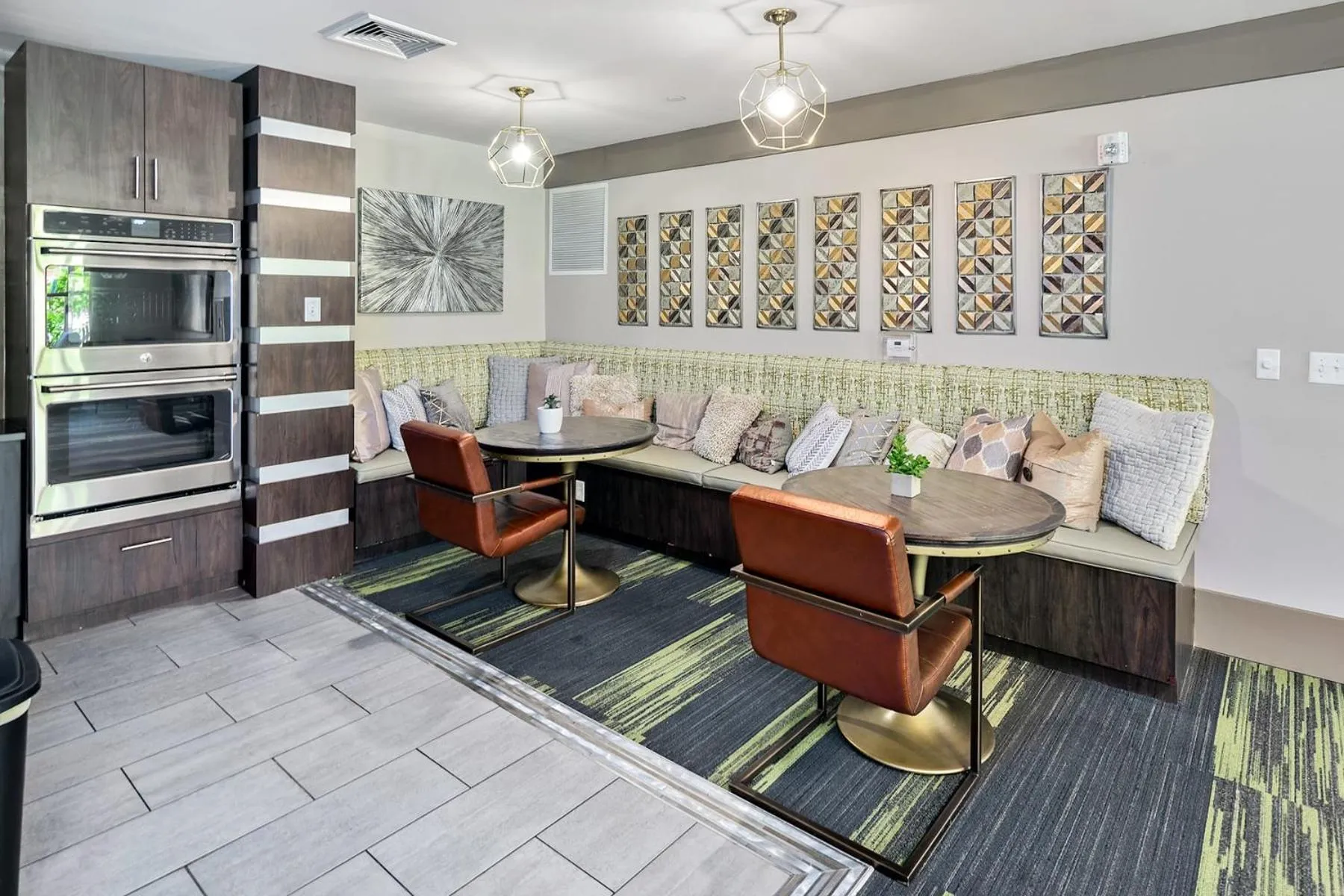 Uptown 4th Ward Luxury Apt Year-Round Pool