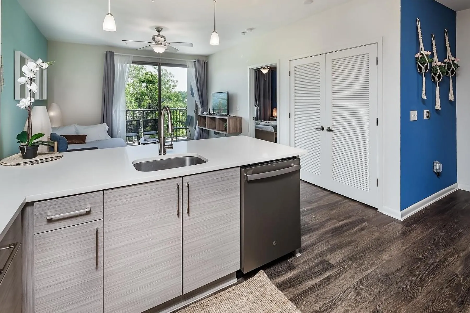 Uptown 4th Ward Luxury Apt Year-Round Pool