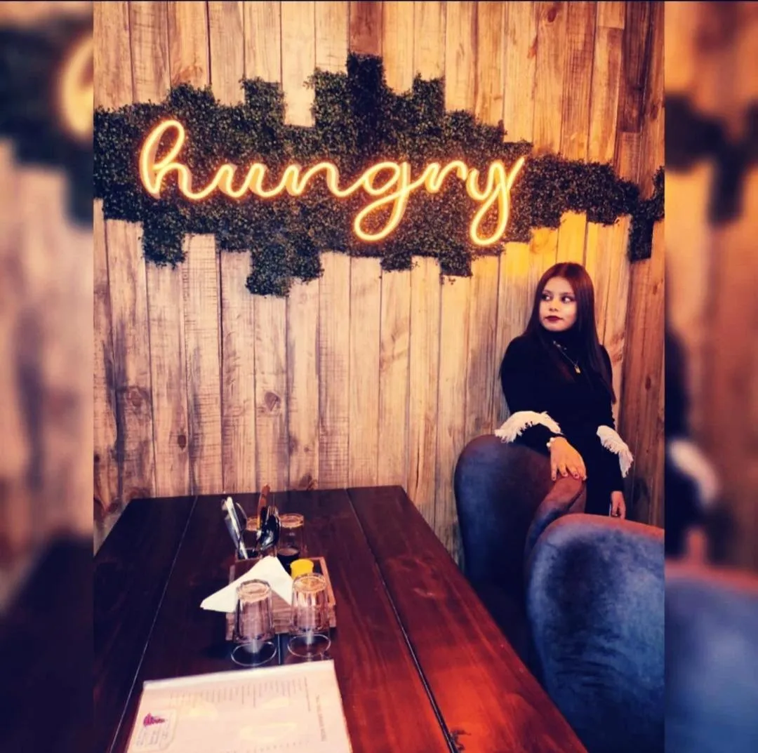 Restaurant/places to eat in Hotel Hirapanna