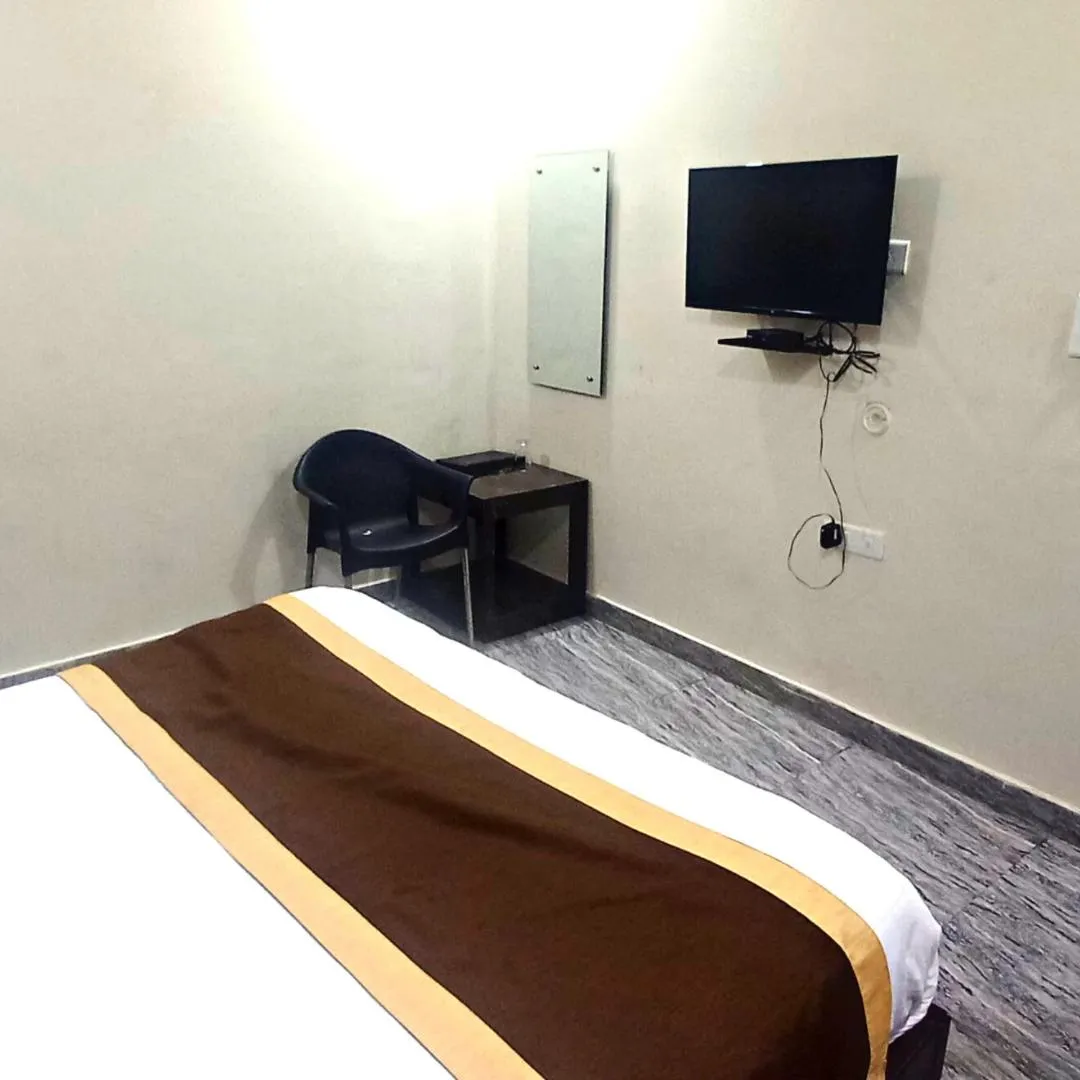 Bed in Hotel Hirapanna