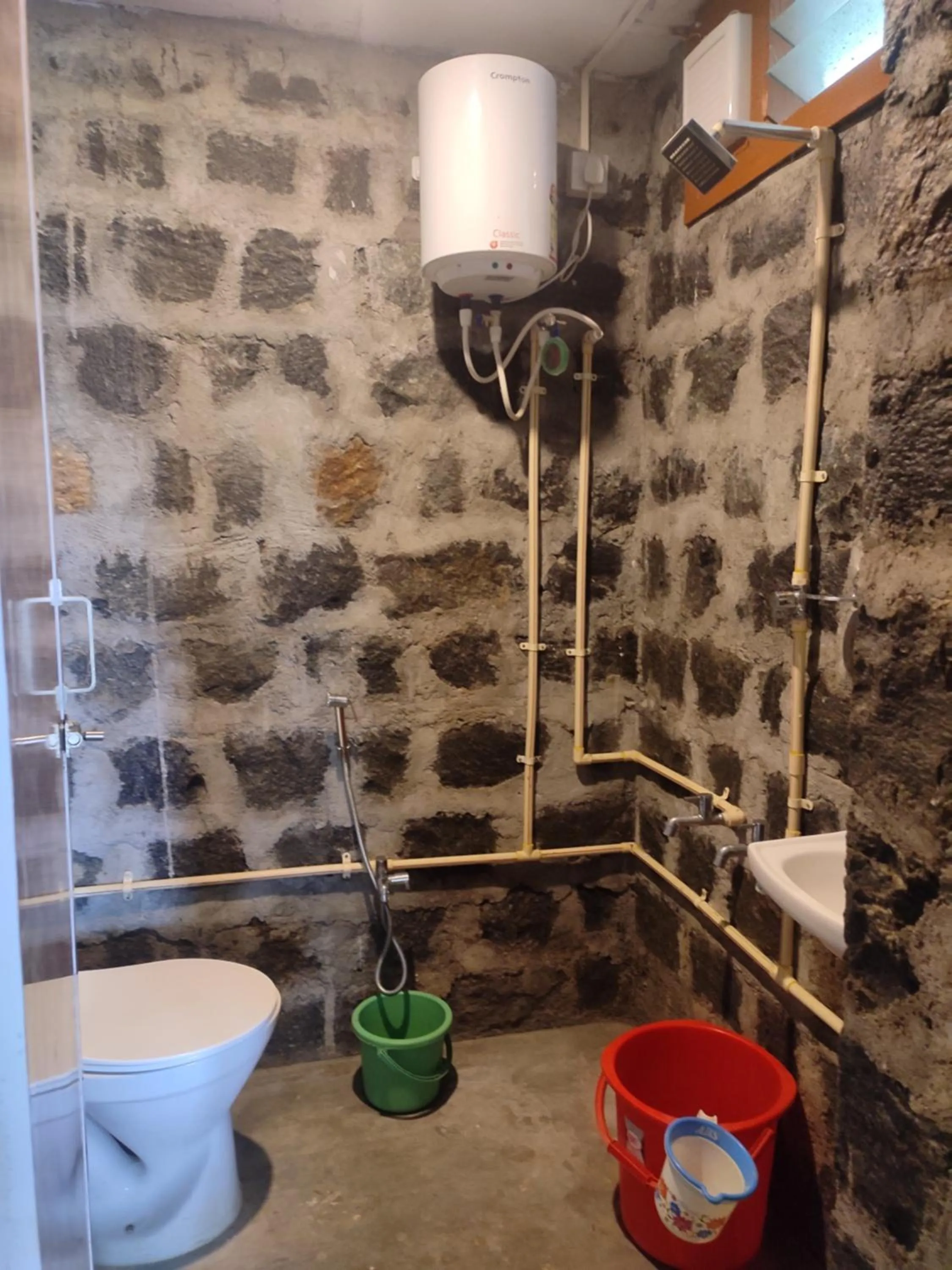 Shower in Cholai Resorts & Hotels